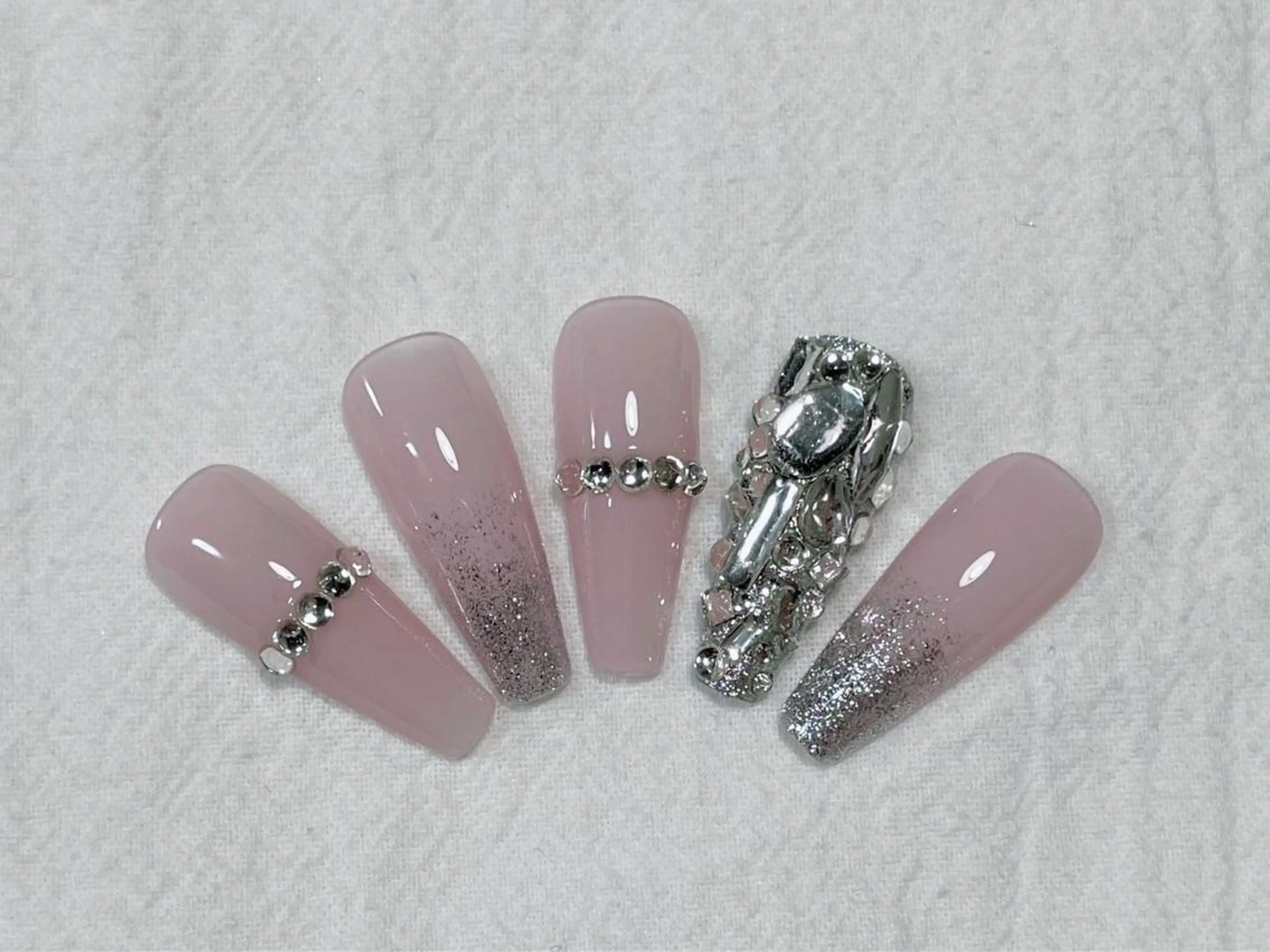 ネイル lucky nail 歌舞伎町のネイルデザイン