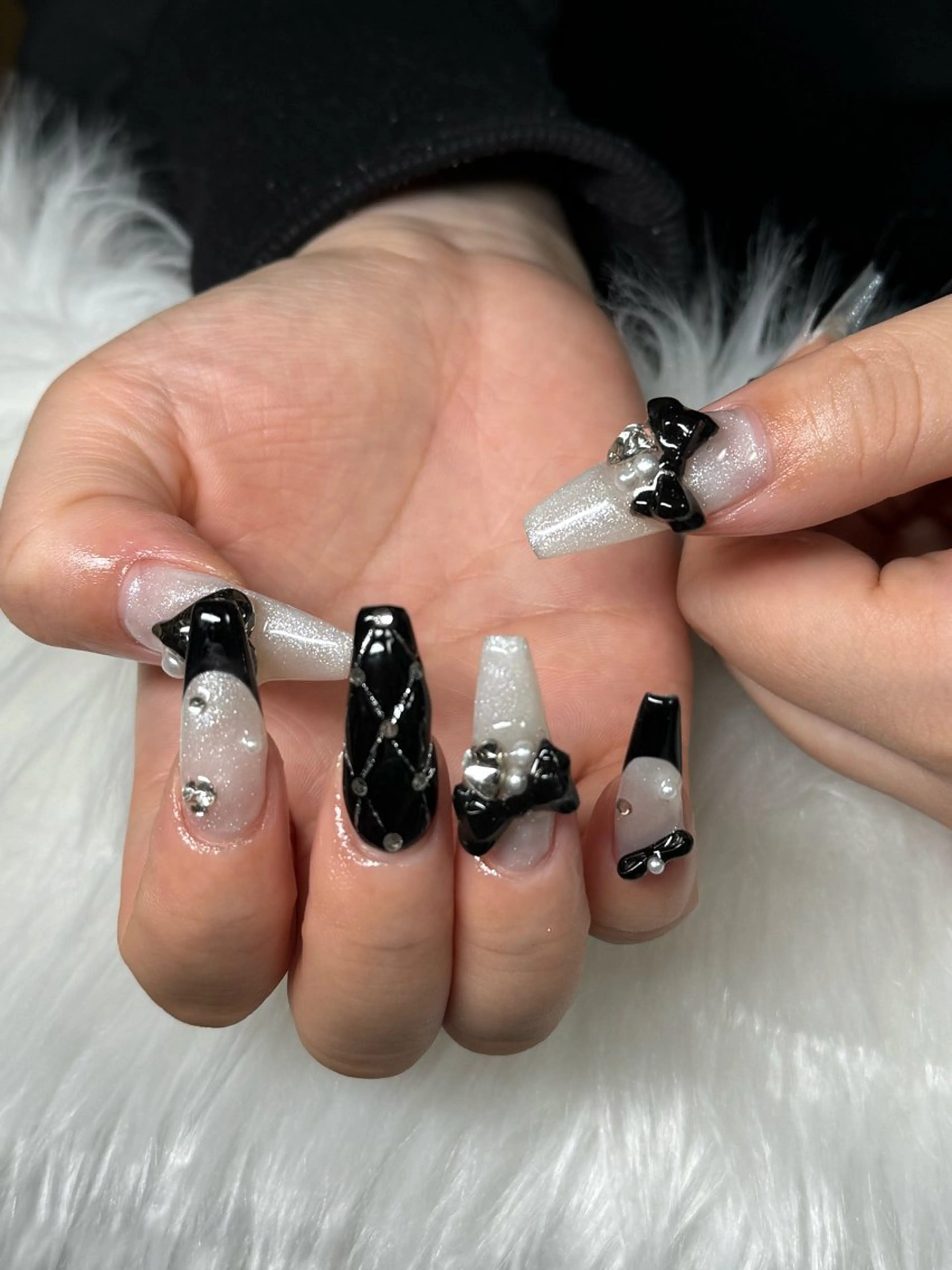 ネイル オーロラネイル フレンチネイル ジェルネイル ハロウィン キラキラネイル ハンドネイル H.baby Nail Salonのネイルデザイン