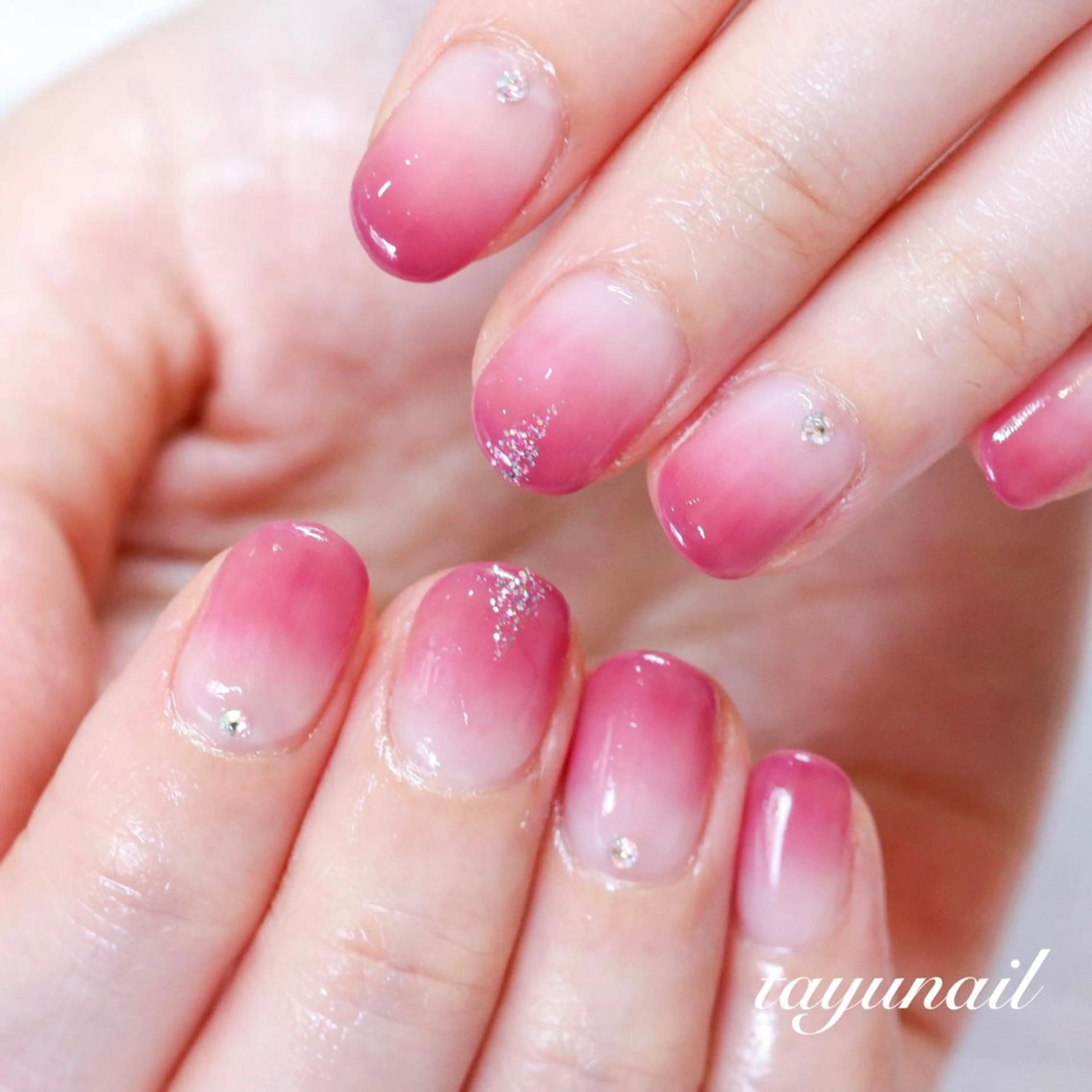 ネイル ジェルネイル グラデーション キラキラネイル ラメ(グリッター) パラジェル ハンドネイル ネイルサロン 【たゆnail】のネイルデザイン
