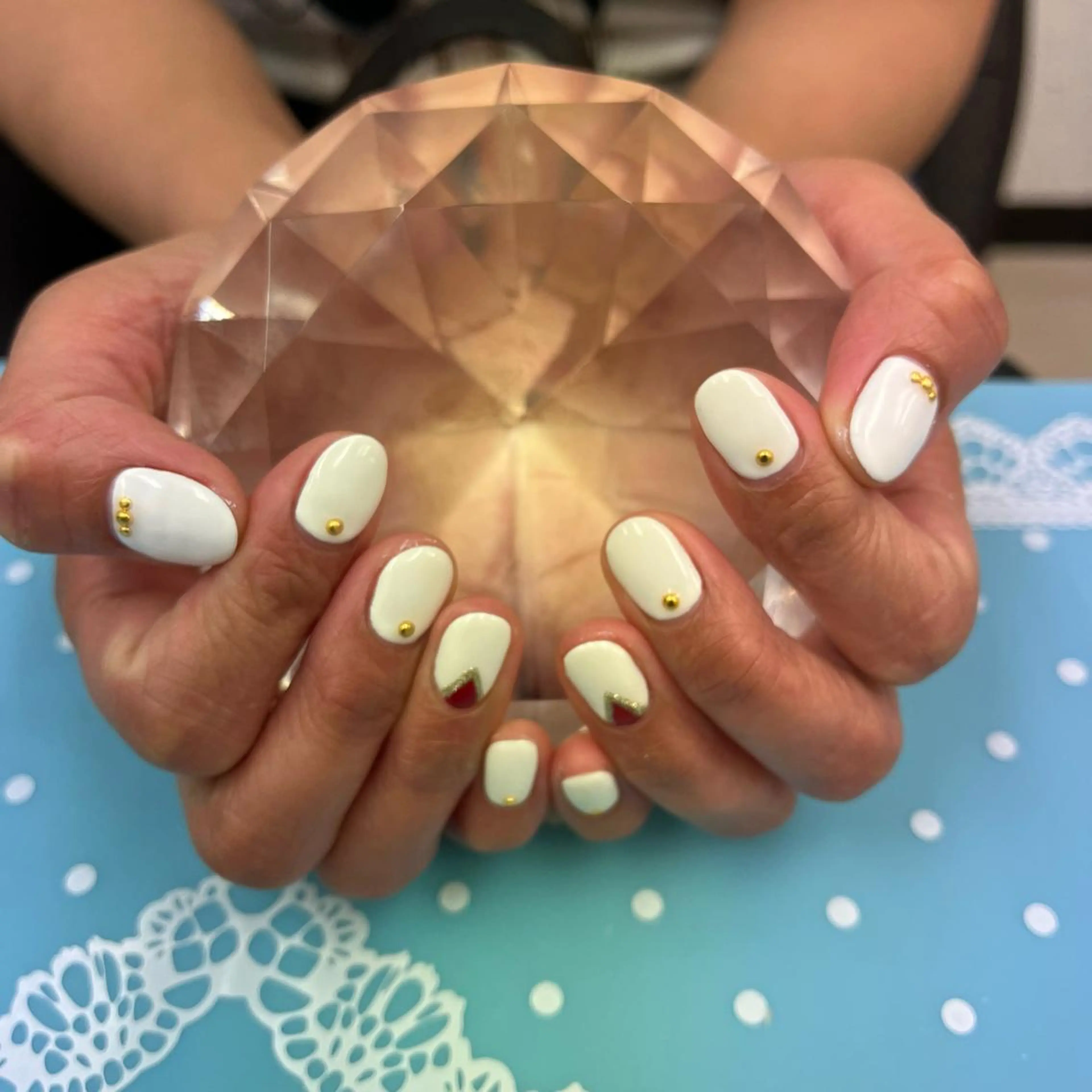 ネイル フレンチネイル 逆フレンチ ストーンネイル ブルーデイジー栄本店所属・BlueDaisy 栄本店のネイルデザイン