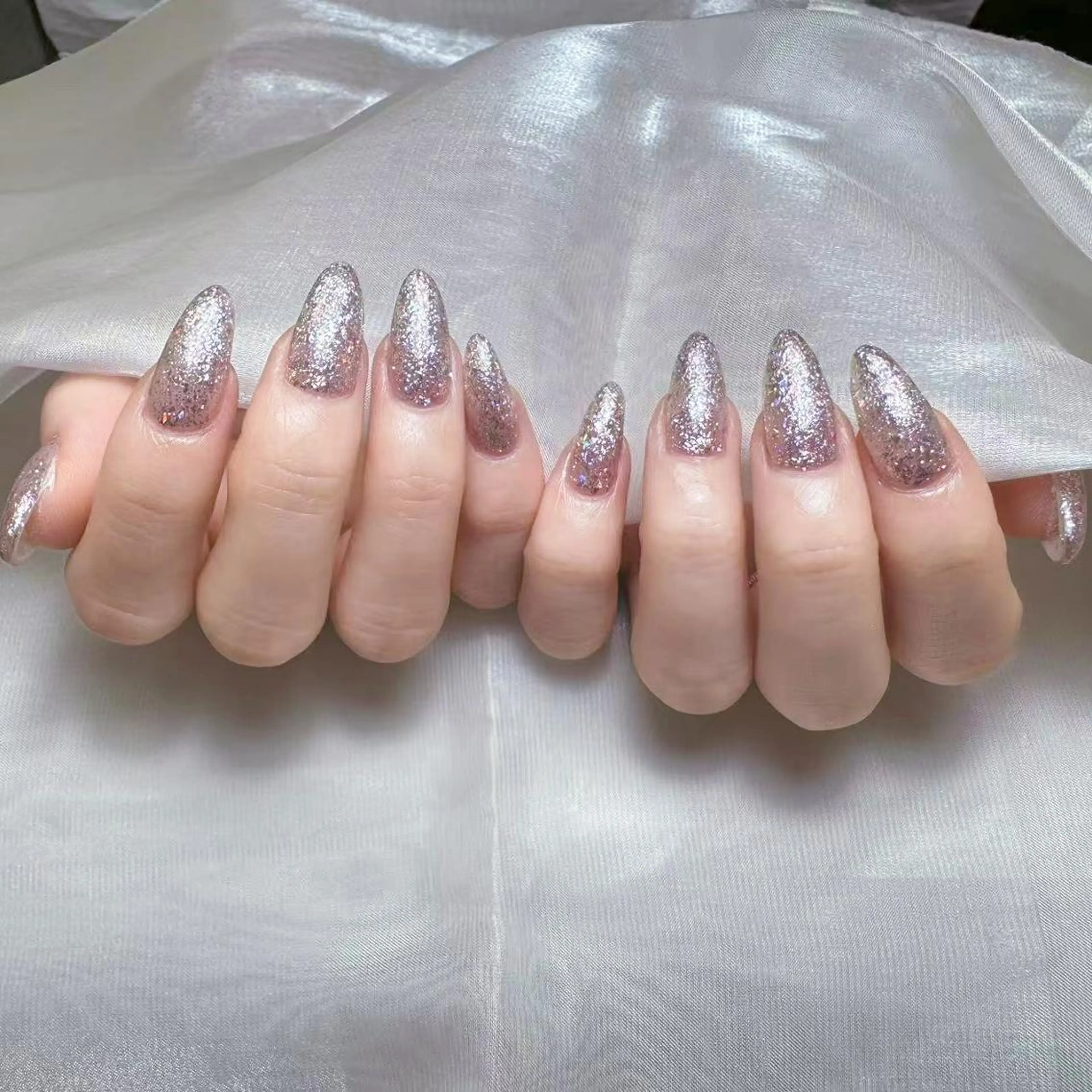 ネイル アートネイル オーロラネイル ガーリー キラキラネイル 韓国ネイル ハンドネイル ハンドケア Plenty 🚢のネイルデザイン