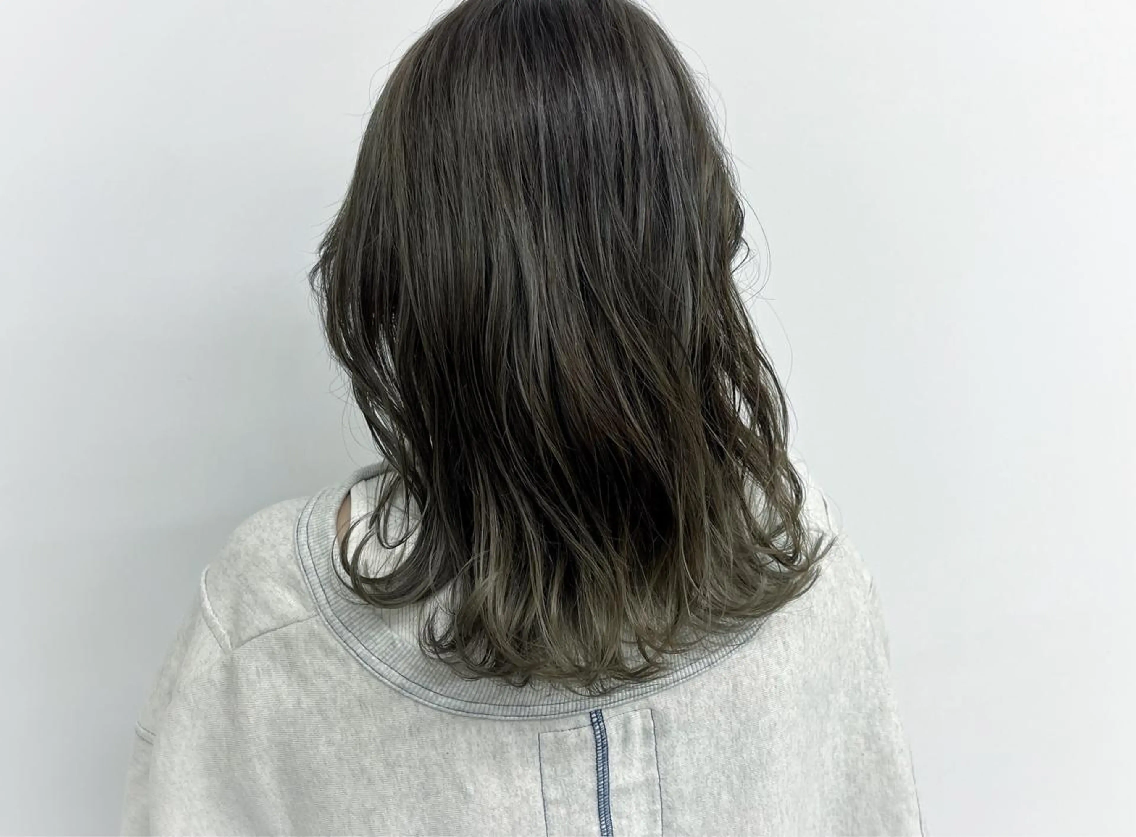 セミロング カラー カット ヘアカラー トリートメント ⭐️当日OK⭐️ 岩田峻のヘアスタイル