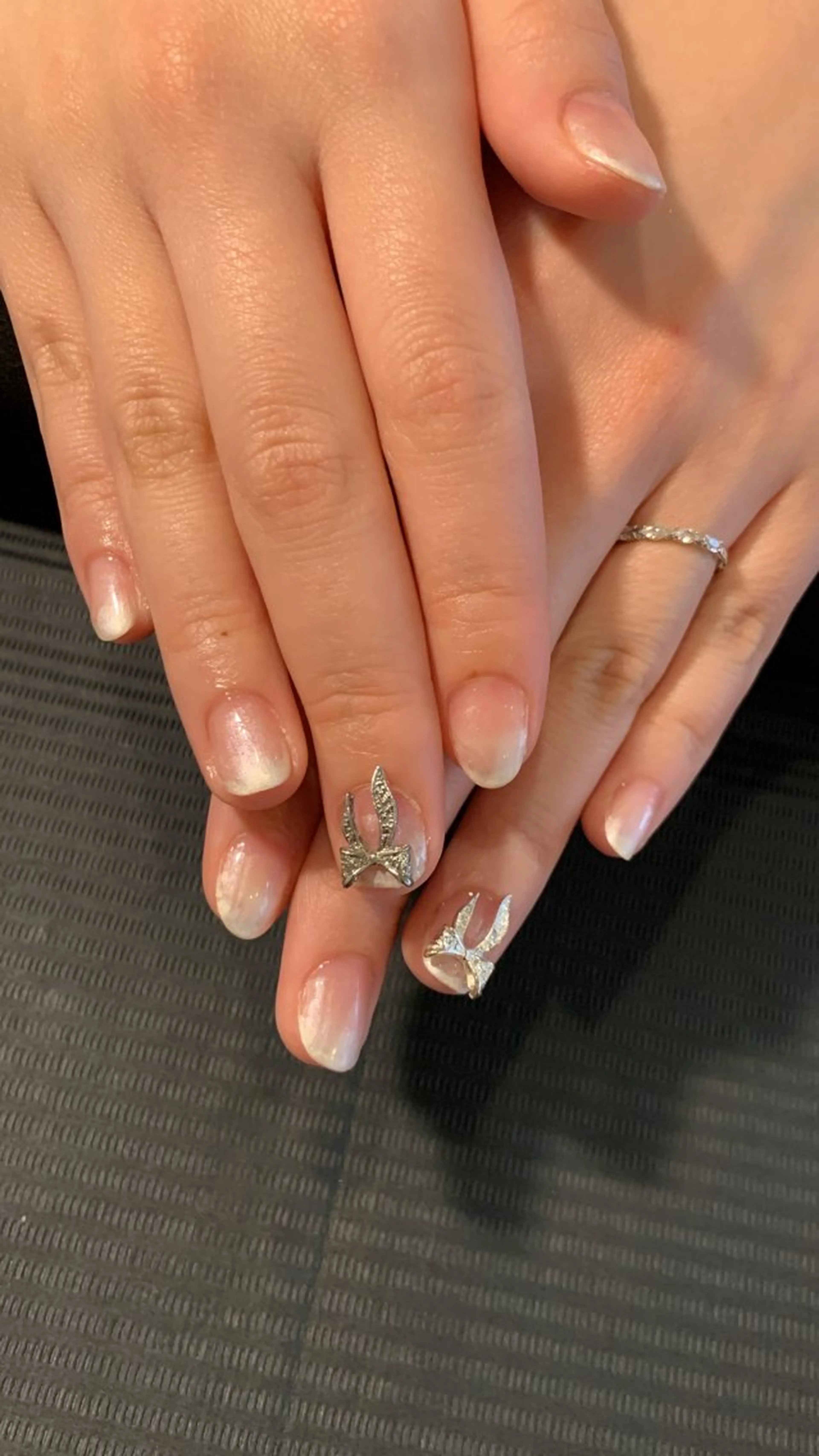 ネイル グラデーション リボン yui kanekoのネイルデザイン