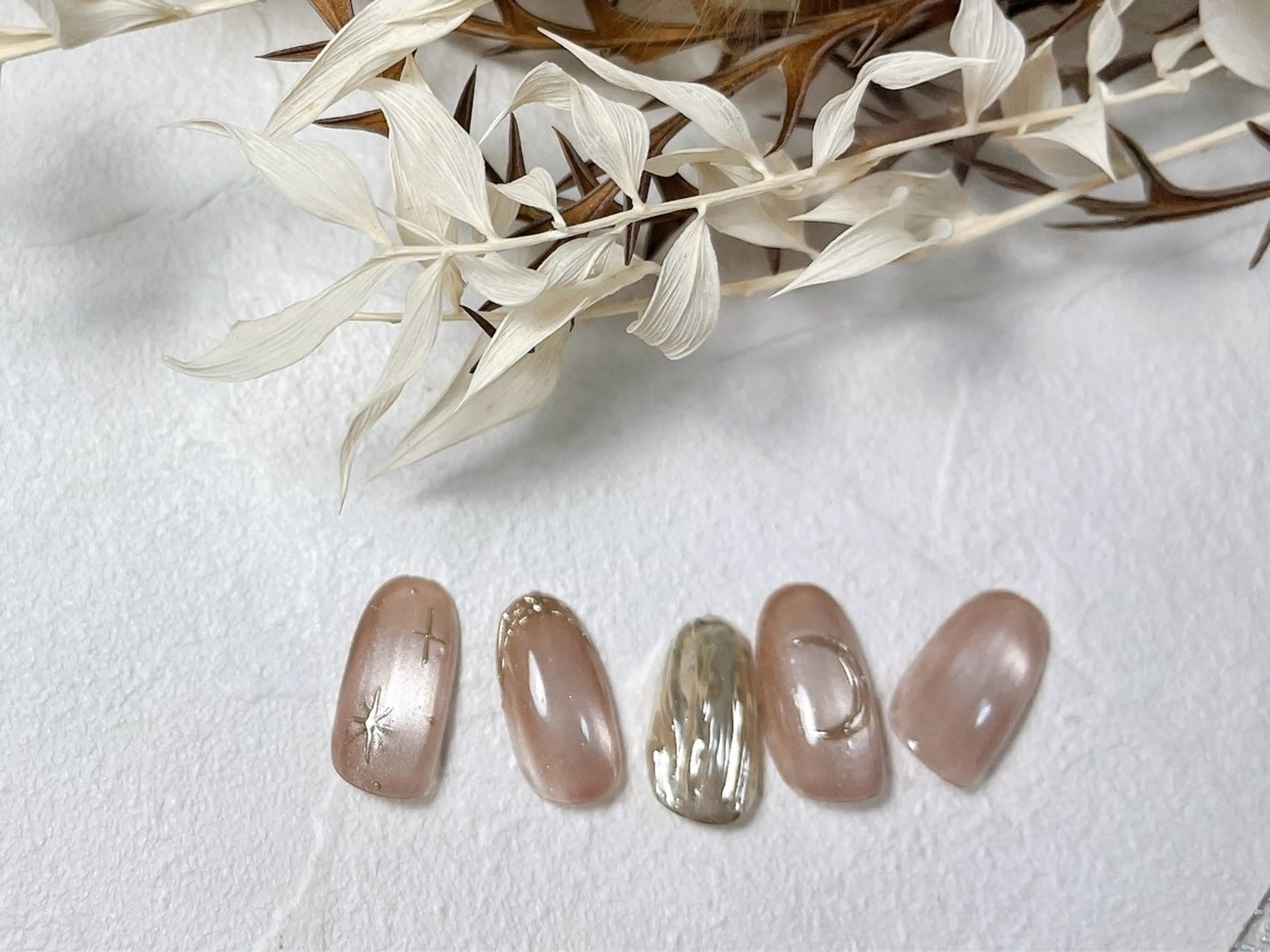 ネイル オーロラネイル フットネイル フレンチネイル ジェルネイル マグネットネイル kiki nail たまプラーザのネイルデザイン