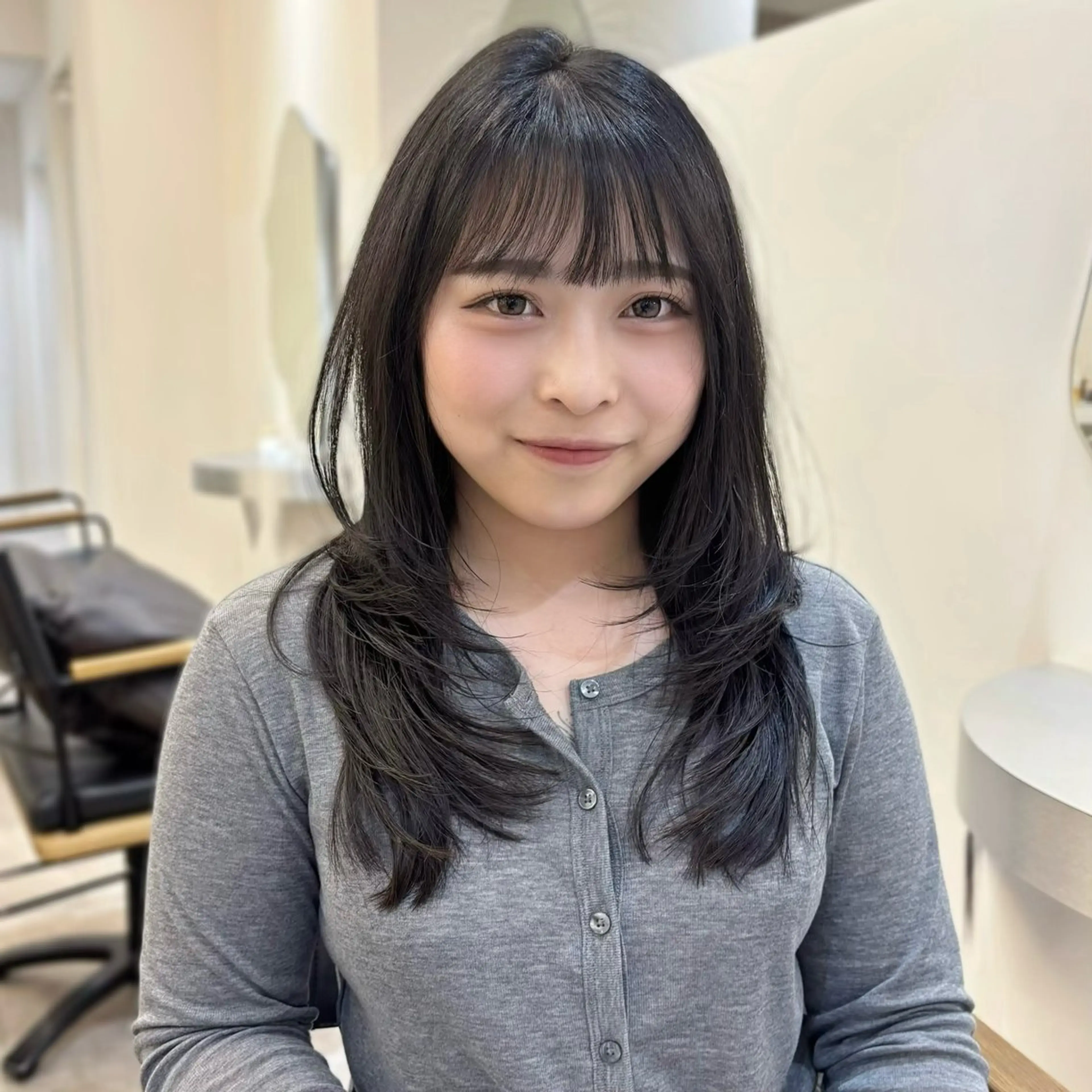 ロング レイヤーカット カット ヘアカラー fuyuna レイヤーカット🖤のヘアスタイル