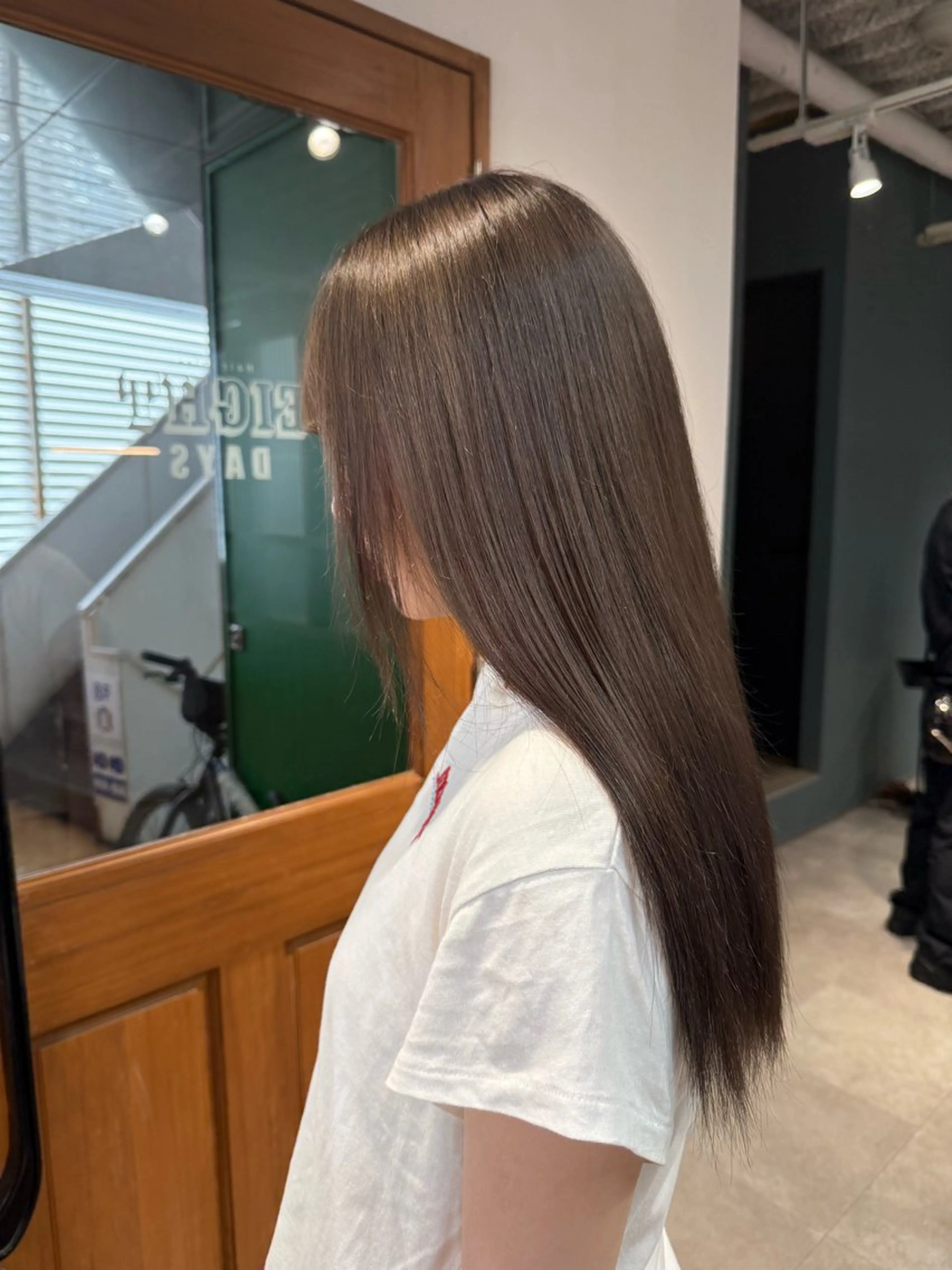 カラー ブリーチ 透明感カラー グレージュ カット ヘアカラー トリートメント 🎀 夏秋🎀のヘアスタイル