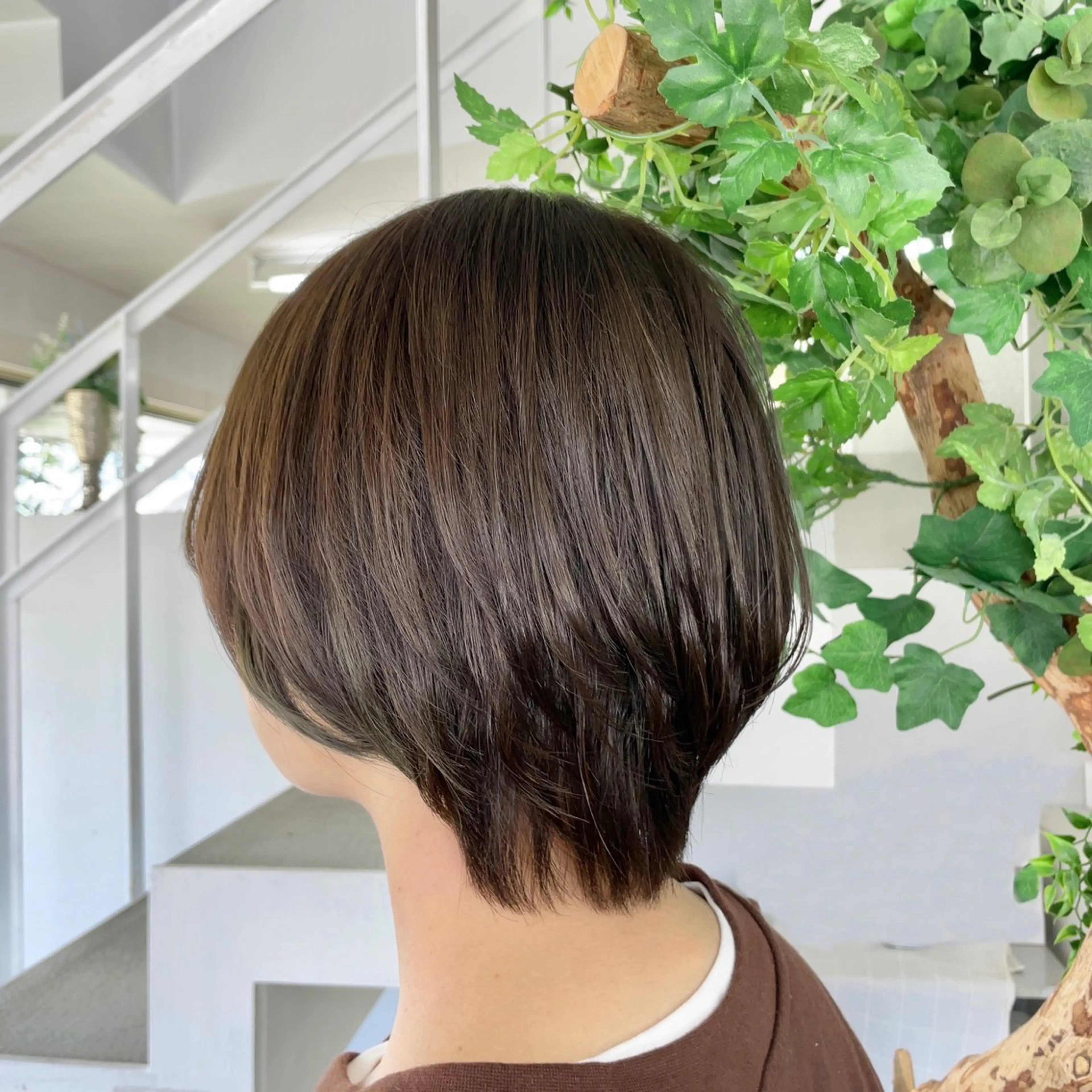 ショート カラー オリーブカラー カット ヘアカラー 山田 里美のヘアスタイル