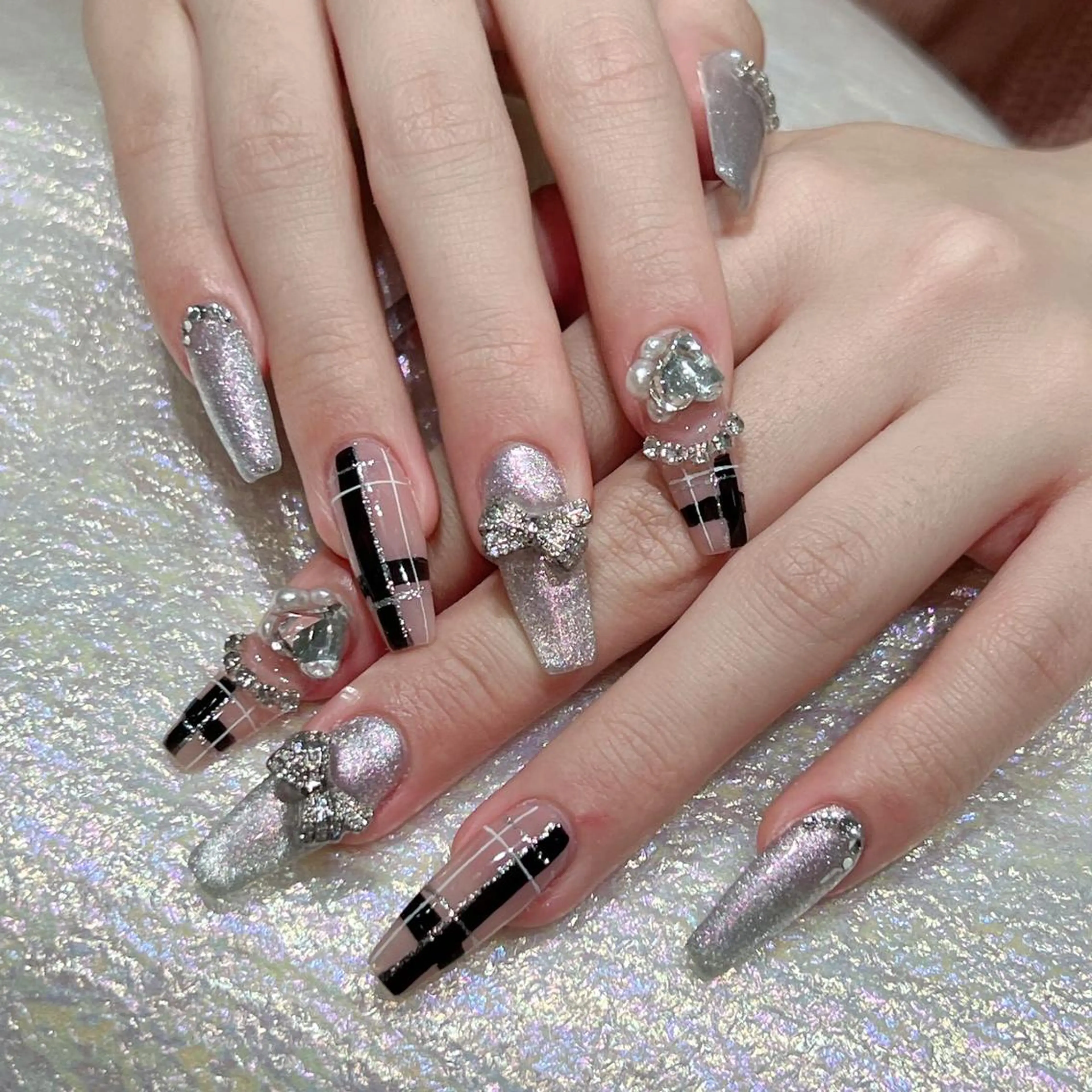 ネイル ハンドネイル Queens PUPUのネイルデザイン