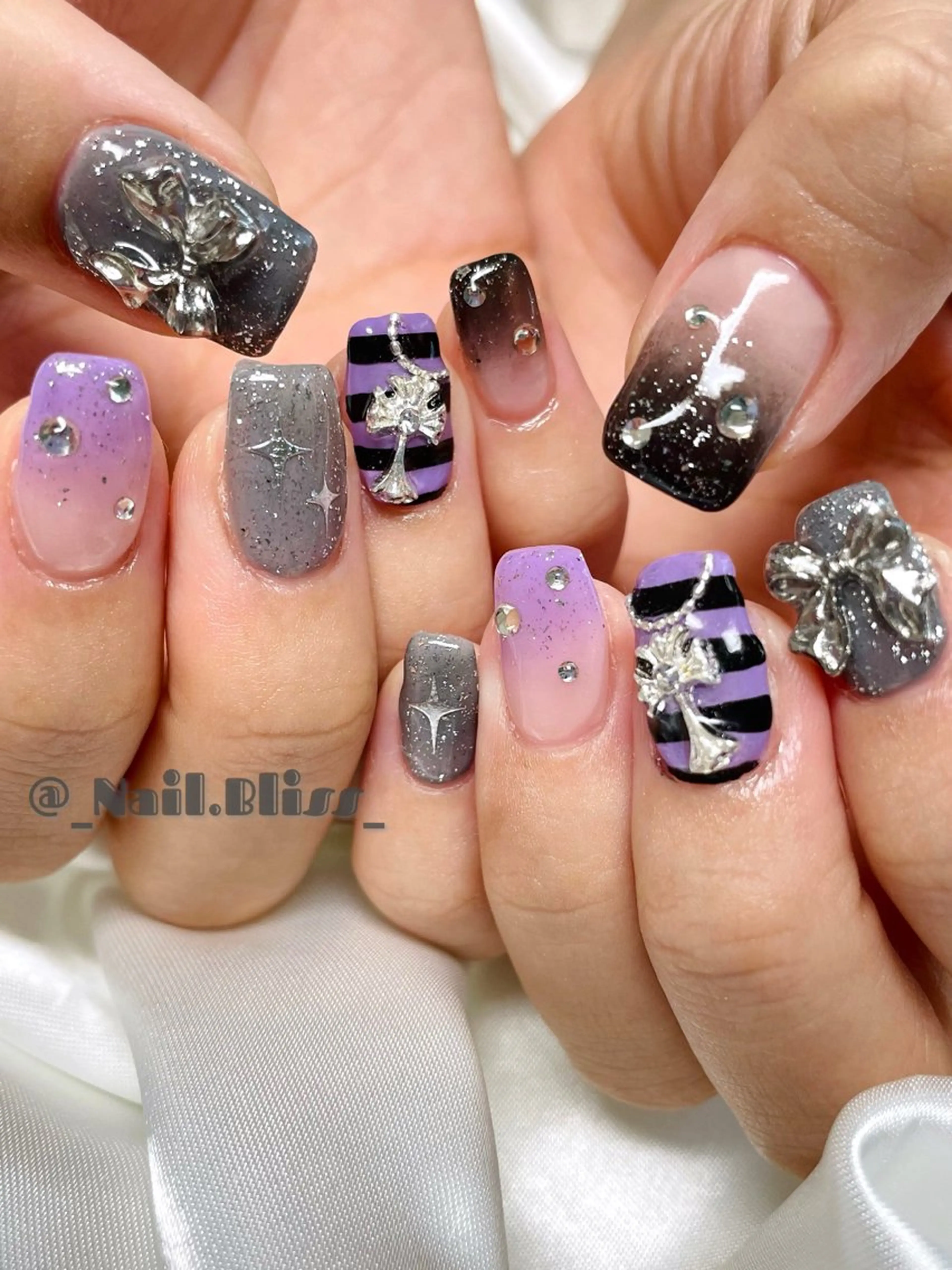 ネイル キラキラネイル 持ち込み ハンドネイル NAIL BLISSのネイルデザイン