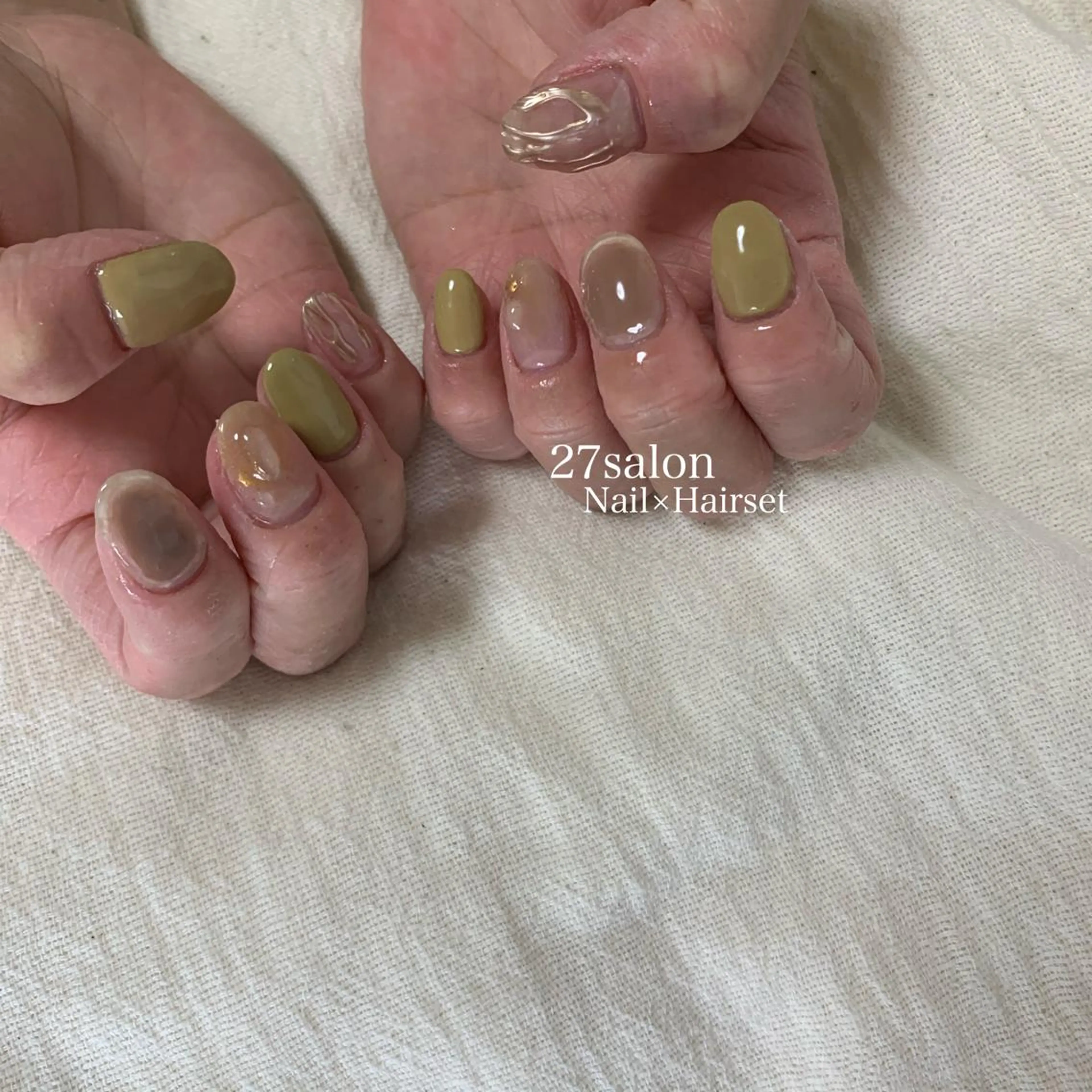 ネイル クリアネイル ニュアンスネイル ピスタチオネイル 27salon yuinaのネイルデザイン