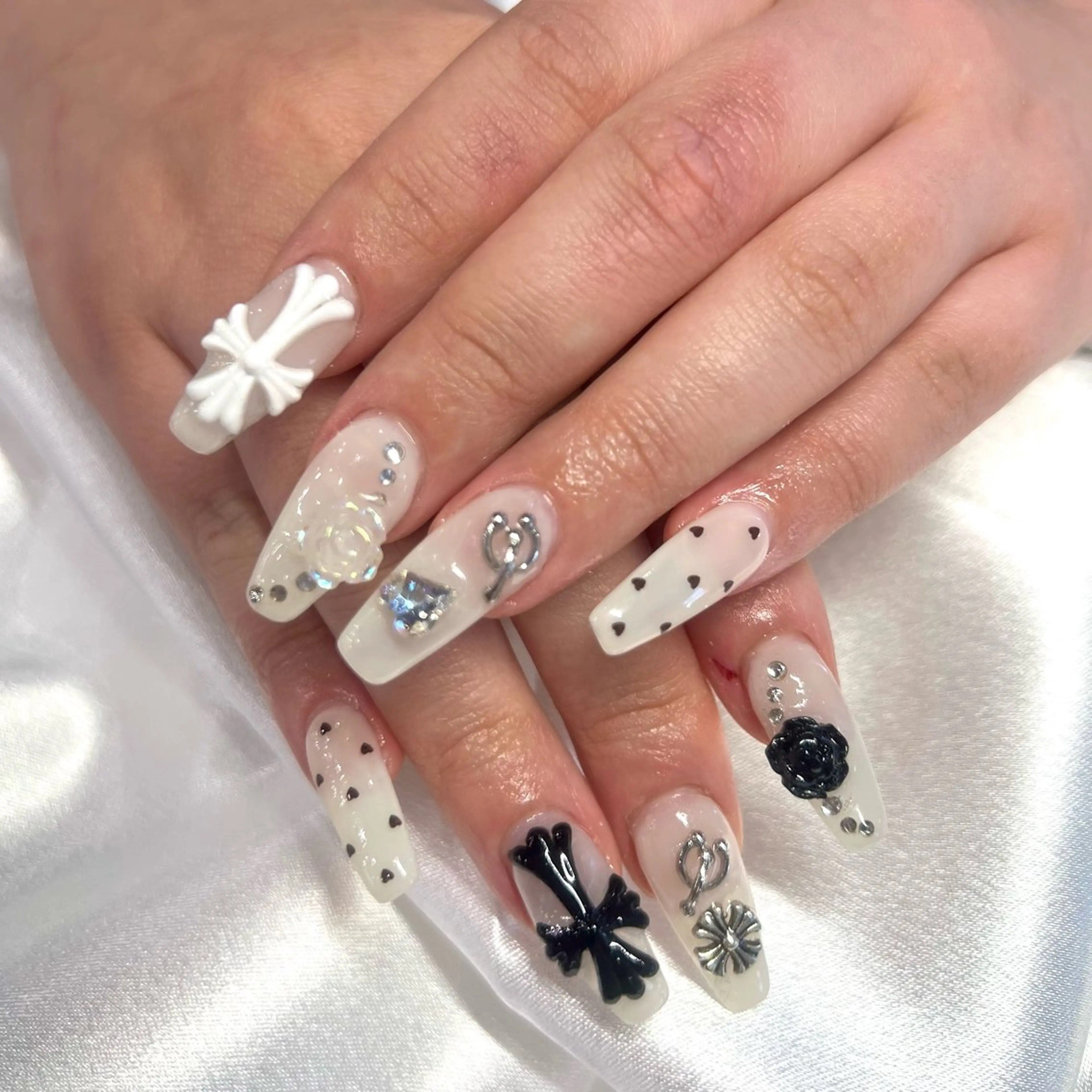 ネイル LACHIC NOZOMIのネイルデザイン