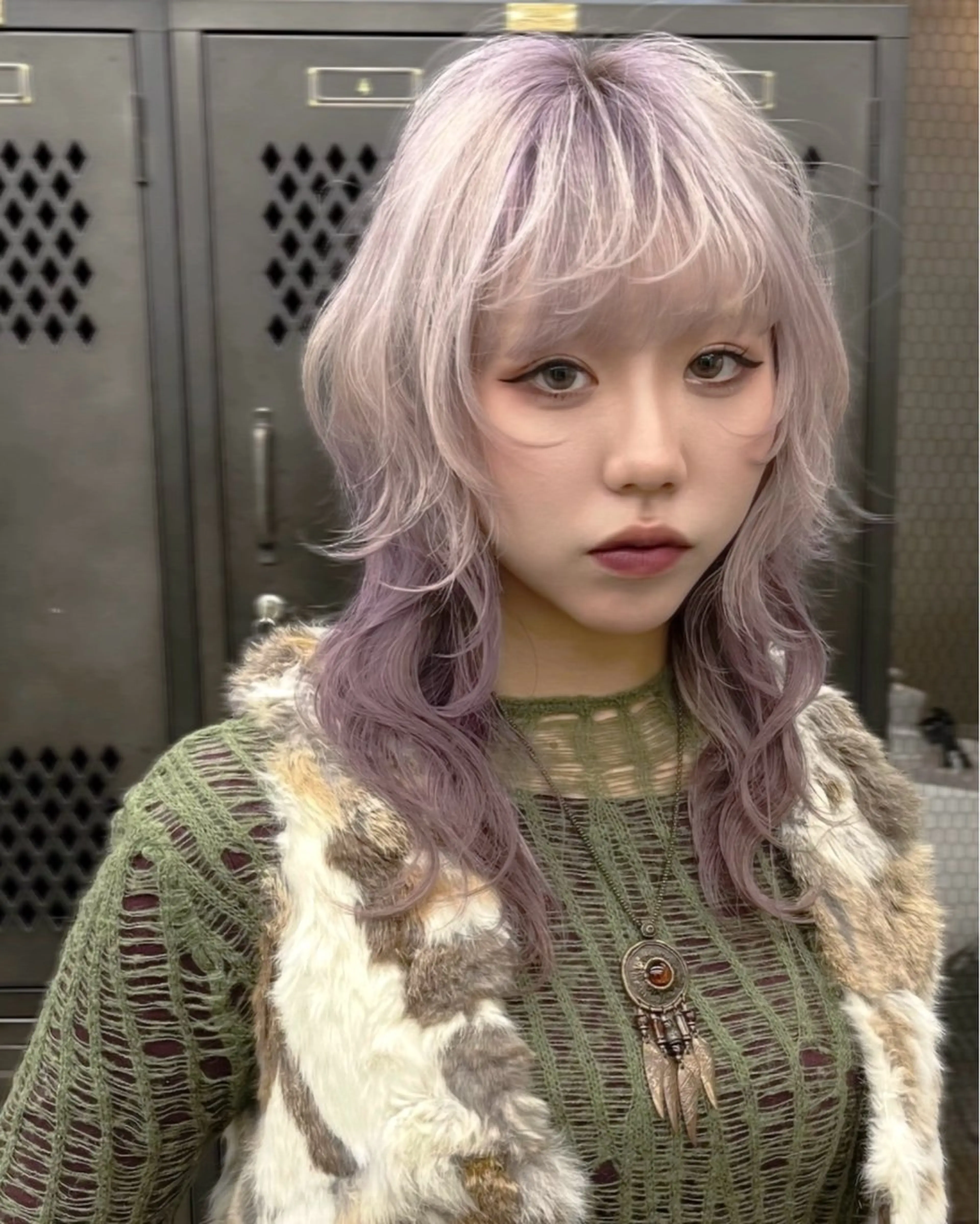 セミロング カラー デザインカラー レイヤーカット ウルフカット イツク ⚡️ ルーツ/ハイトーンのヘアスタイル