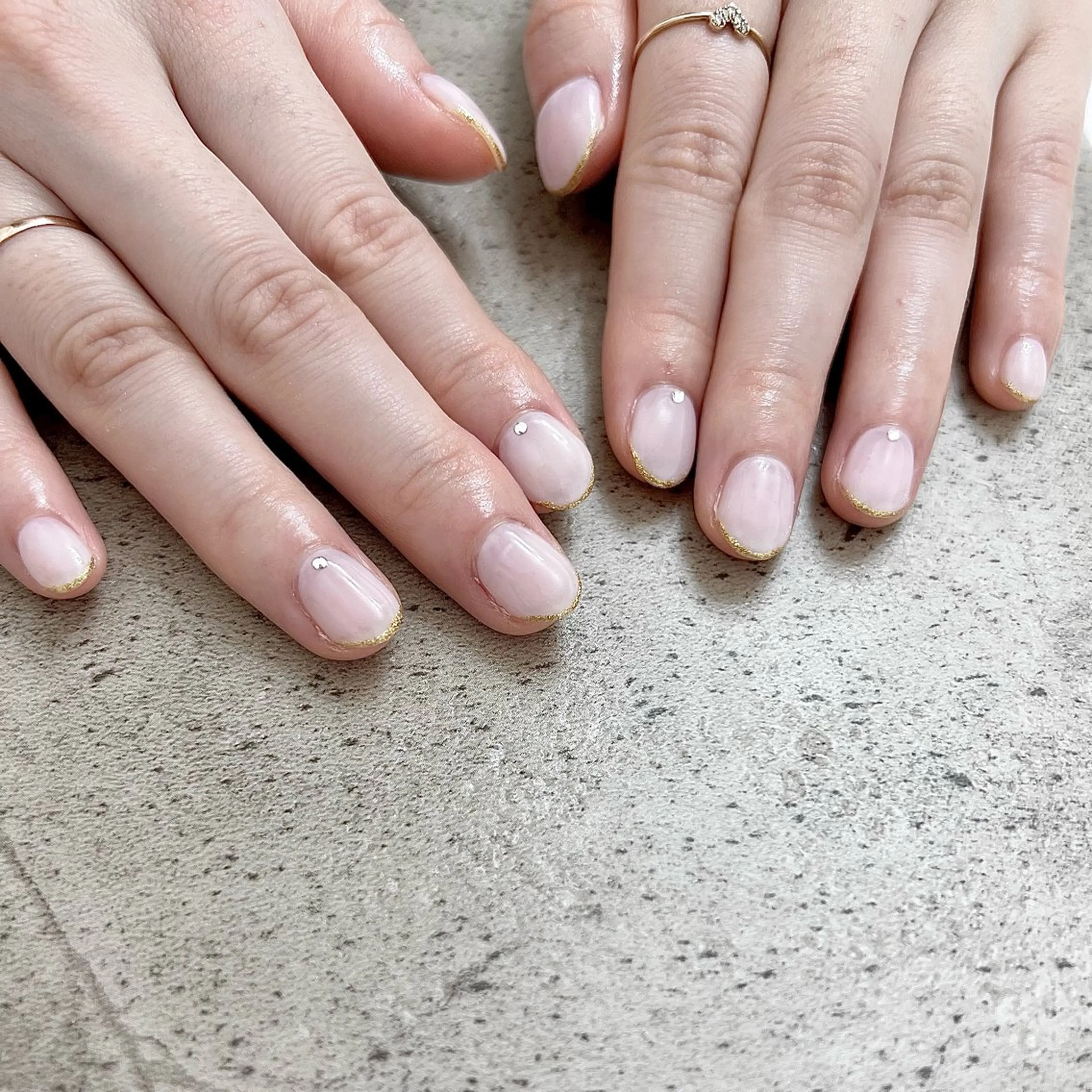 ネイル ラメ(グリッター) ストーンネイル ホワイト Maison Calin manaのネイルデザイン