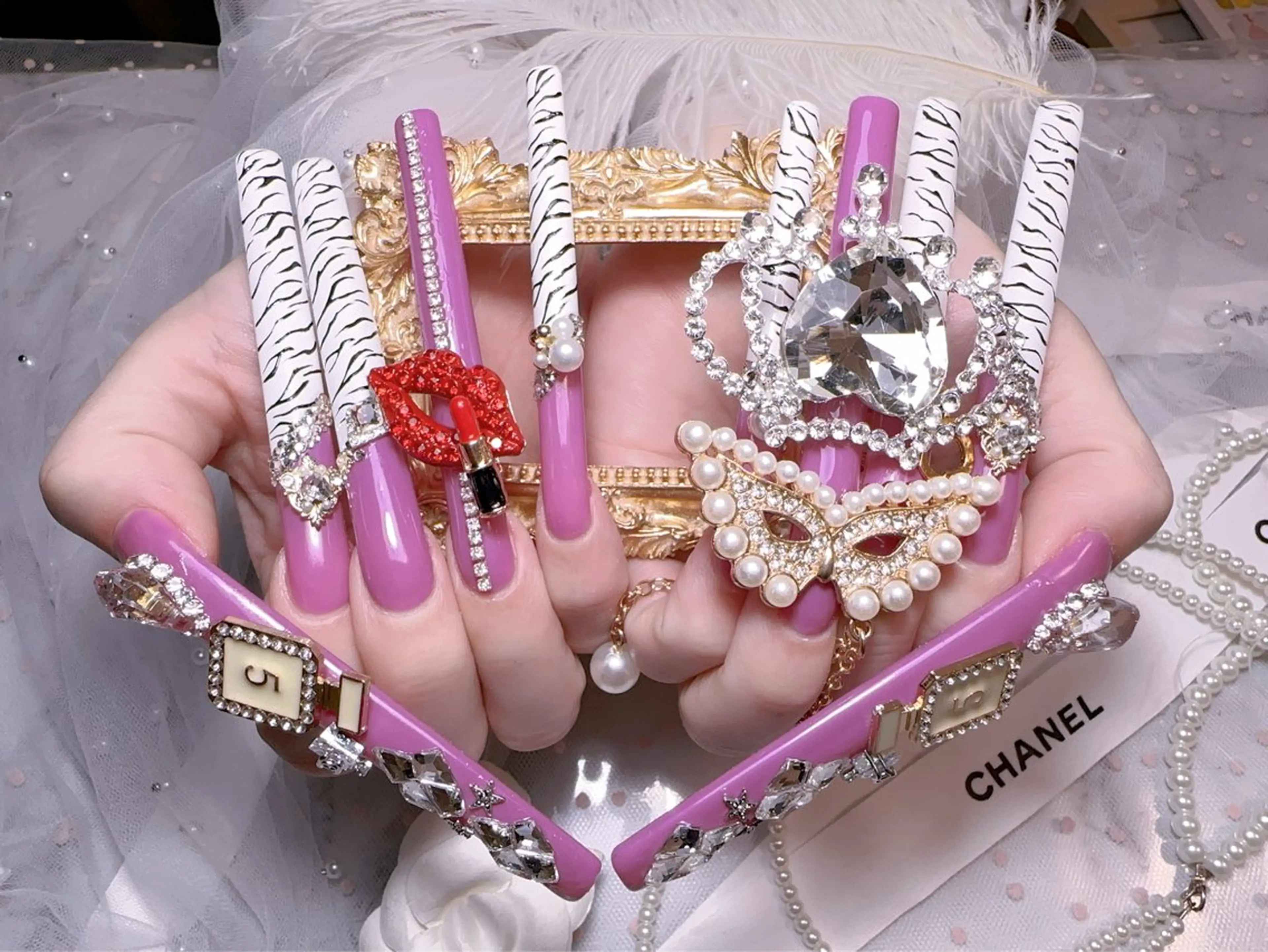 ネイル オーロラネイル フットネイル 韓国ネイル ラメ(グリッター) ラメグラデーション Belle nail salon 新小岩のネイルデザイン