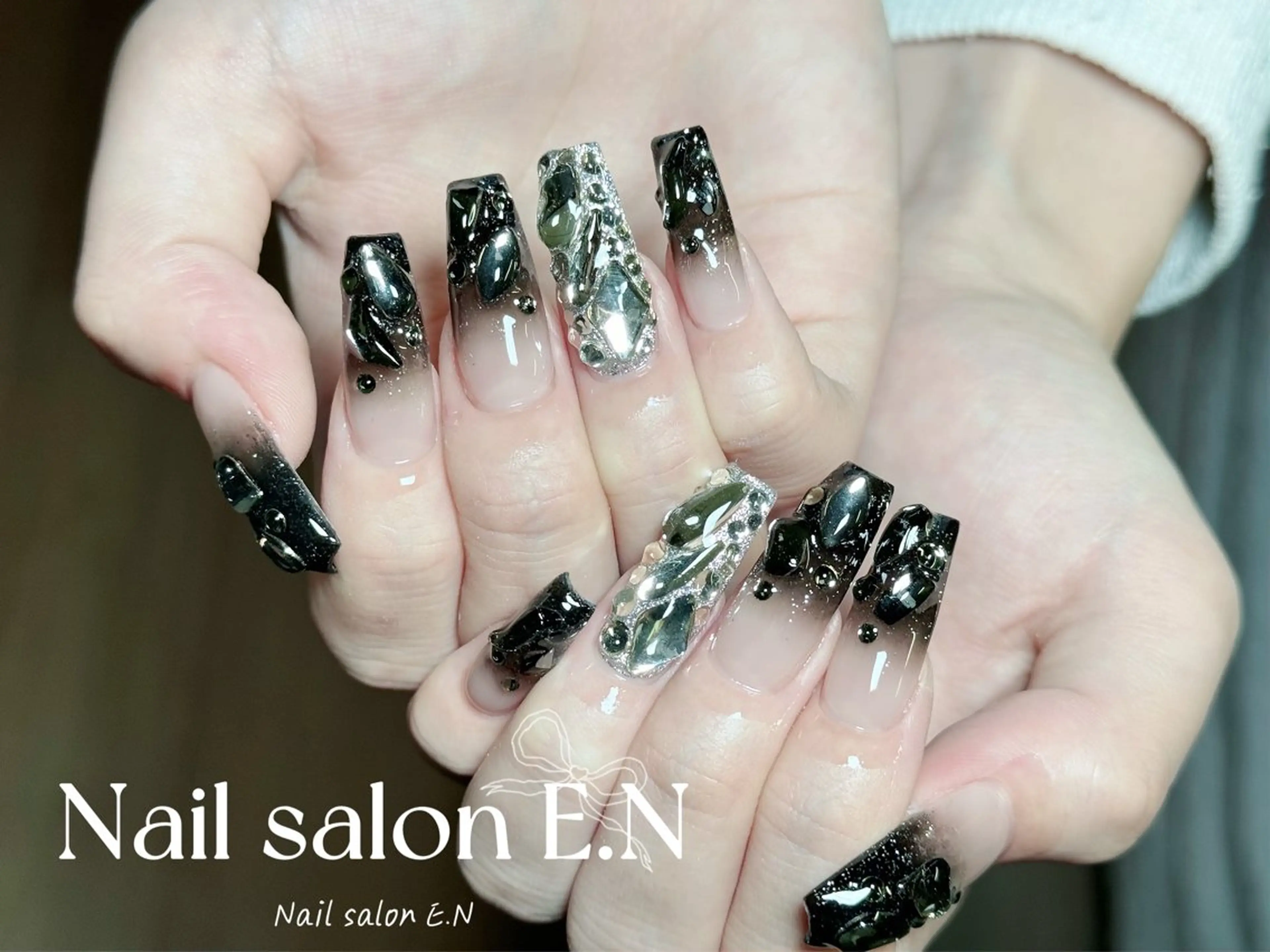 ネイル アートネイル オーロラネイル ブラウン クリアネイル フレンチネイル ハンドネイル E.N🦋 長さ出し/持ち込みのネイルデザイン