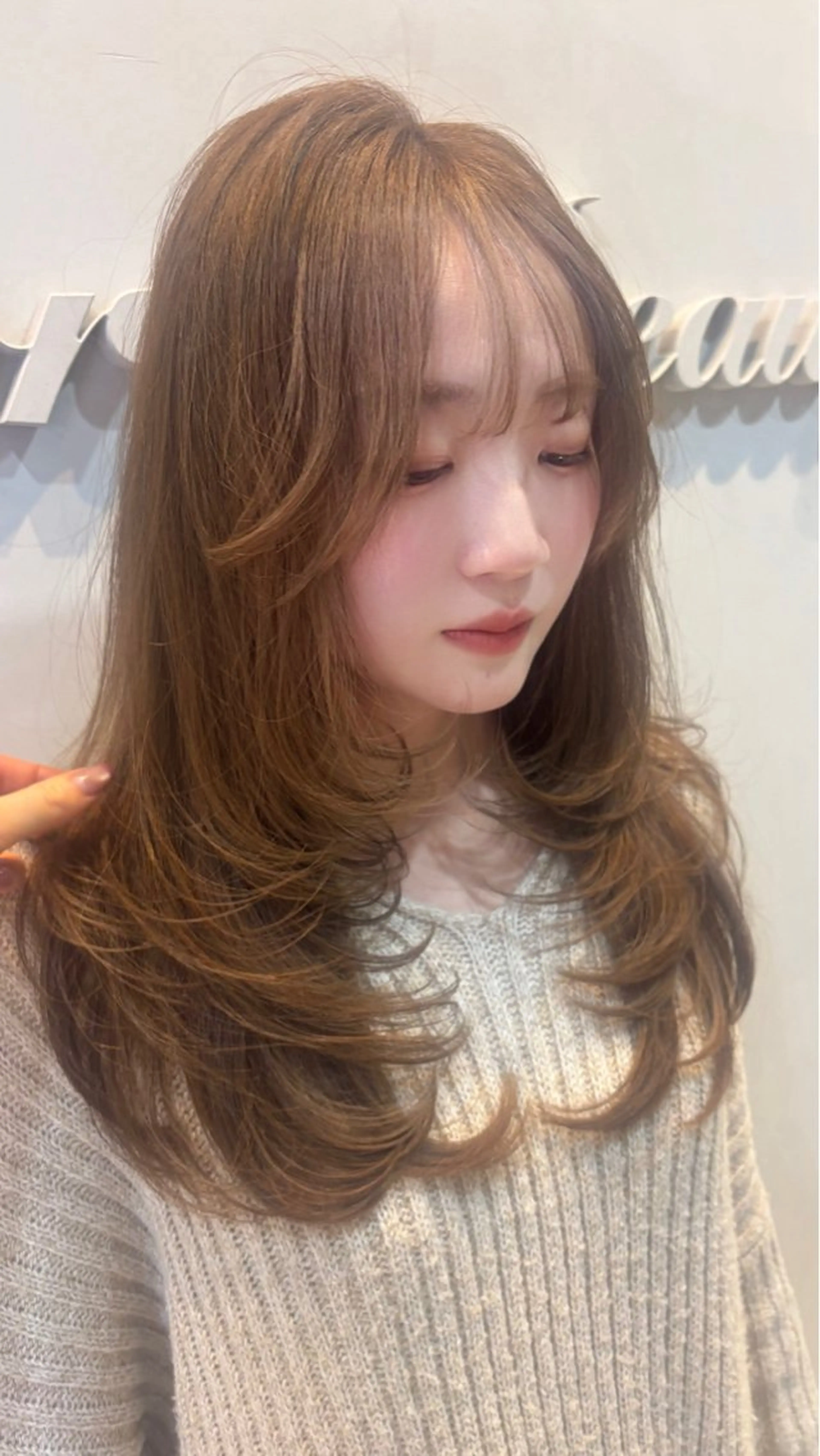 ミディアム reborn店長 🤍リルのヘアスタイル