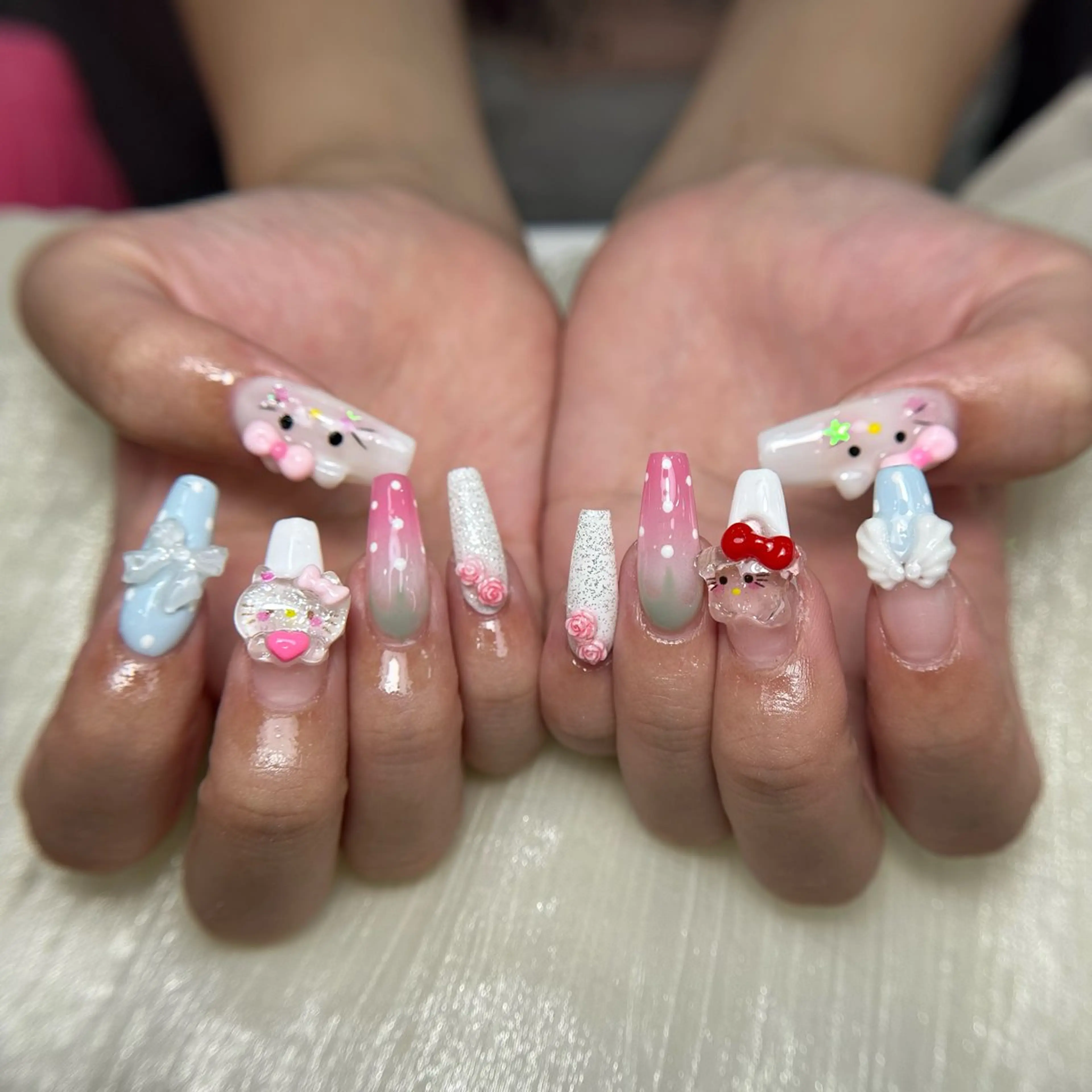 ネイル オーロラネイル フットネイル フレンチネイル ジェルネイル ガラスフレンチ Michi_Nails_Salon所属・Michi Nail Staffのネイルデザイン