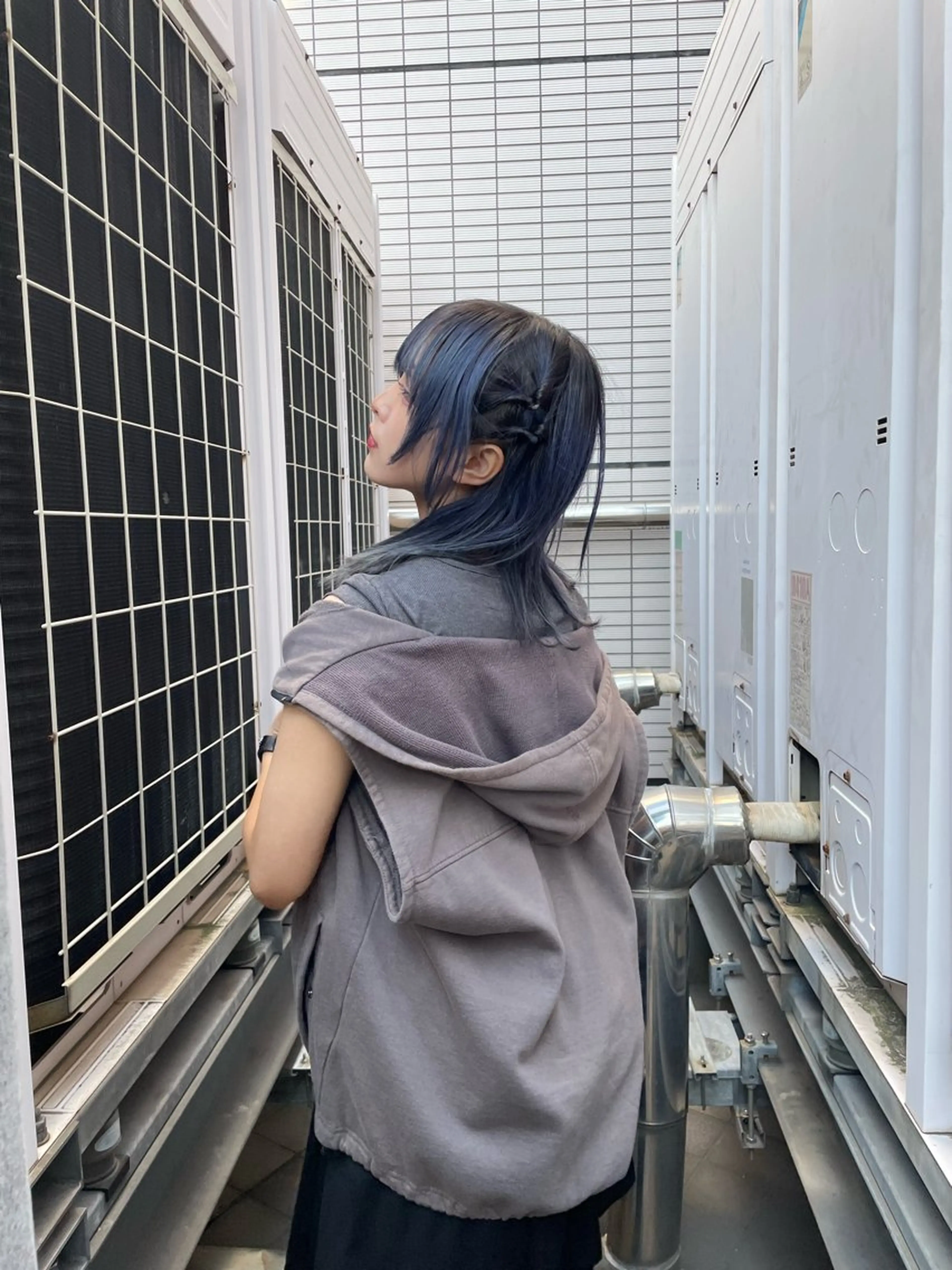 ミディアム カラー ヘアアレンジ 黒髪 ブリーチ ブルーカラー ブルーブラック ケアブリーチ ヘアカラー トリートメント 🌼ブリーチ/個性派 ヘアセットMei🌼のヘアスタイル