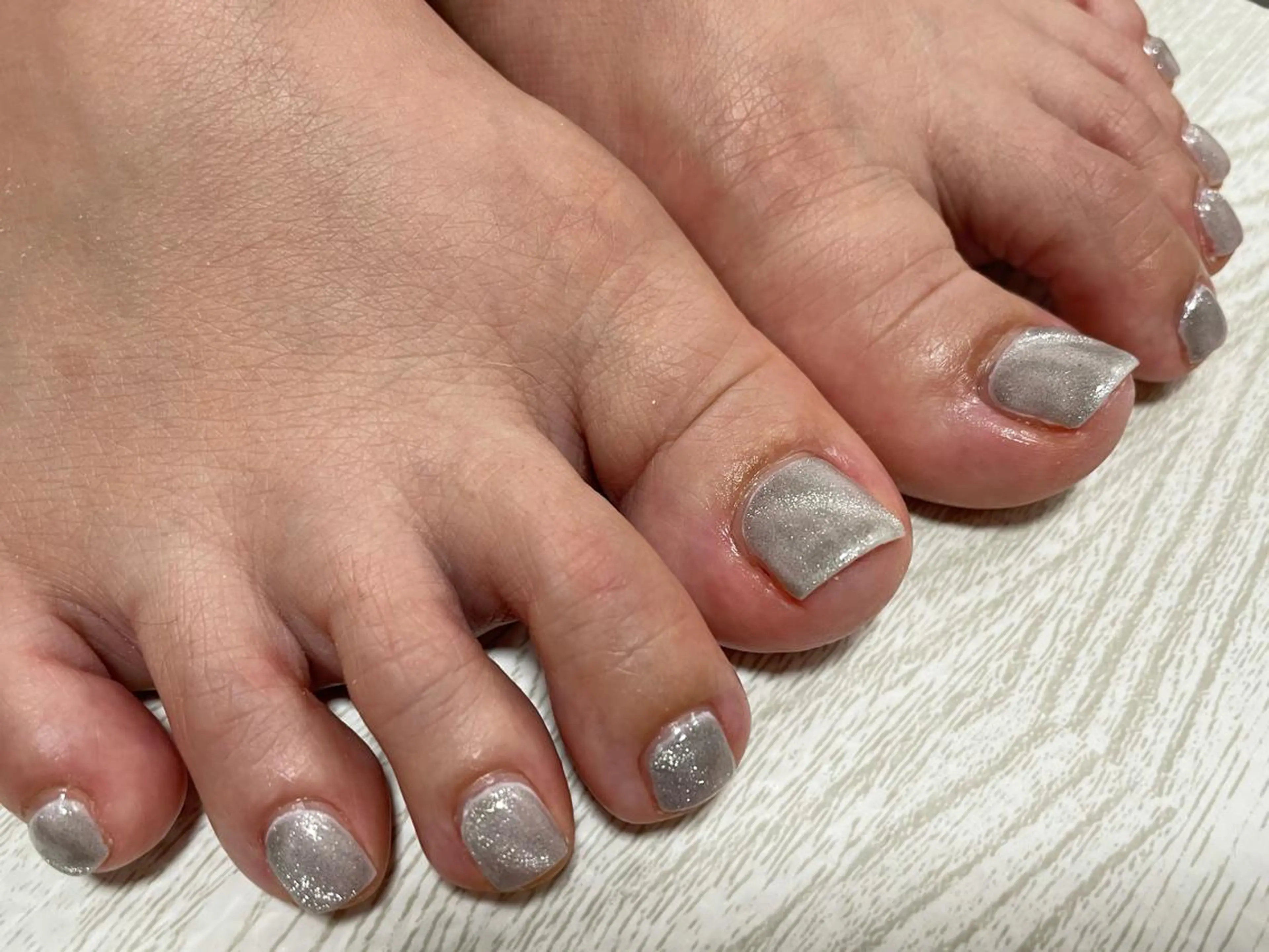 ネイル フットネイル マグネットネイル シンプルネイル フットネイル Ulu  Nail 🌱MOMOKAのネイルデザイン