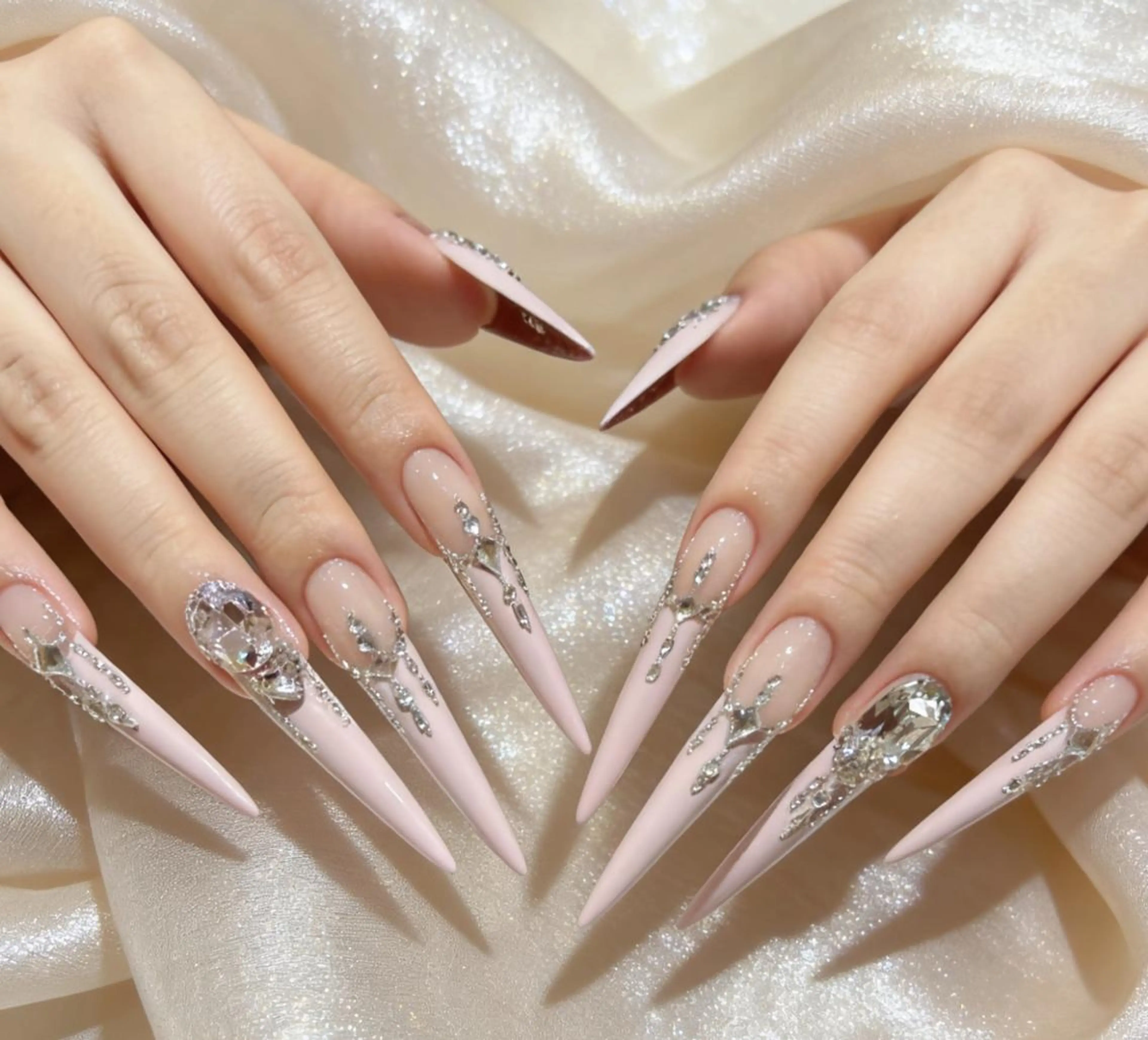 ネイル ハンドネイル 🎀 NaNa_nailのネイルデザイン