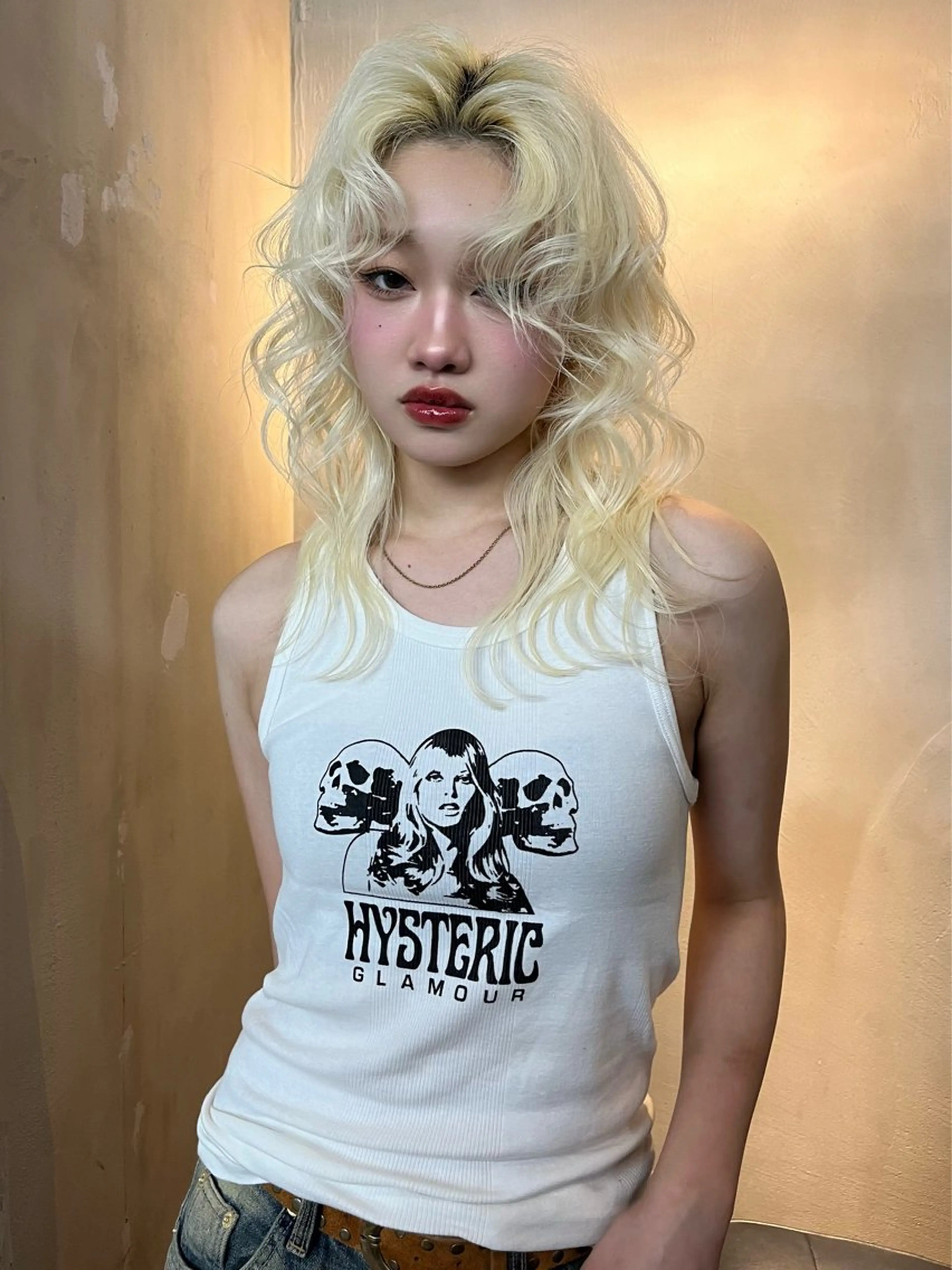 セミロング カラー 抜きっぱなしブロンド ブロンド 顔まわりレイヤー 顔周りカット レイヤーカット イツク ⚡️ ルーツ/ハイトーンのヘアスタイル