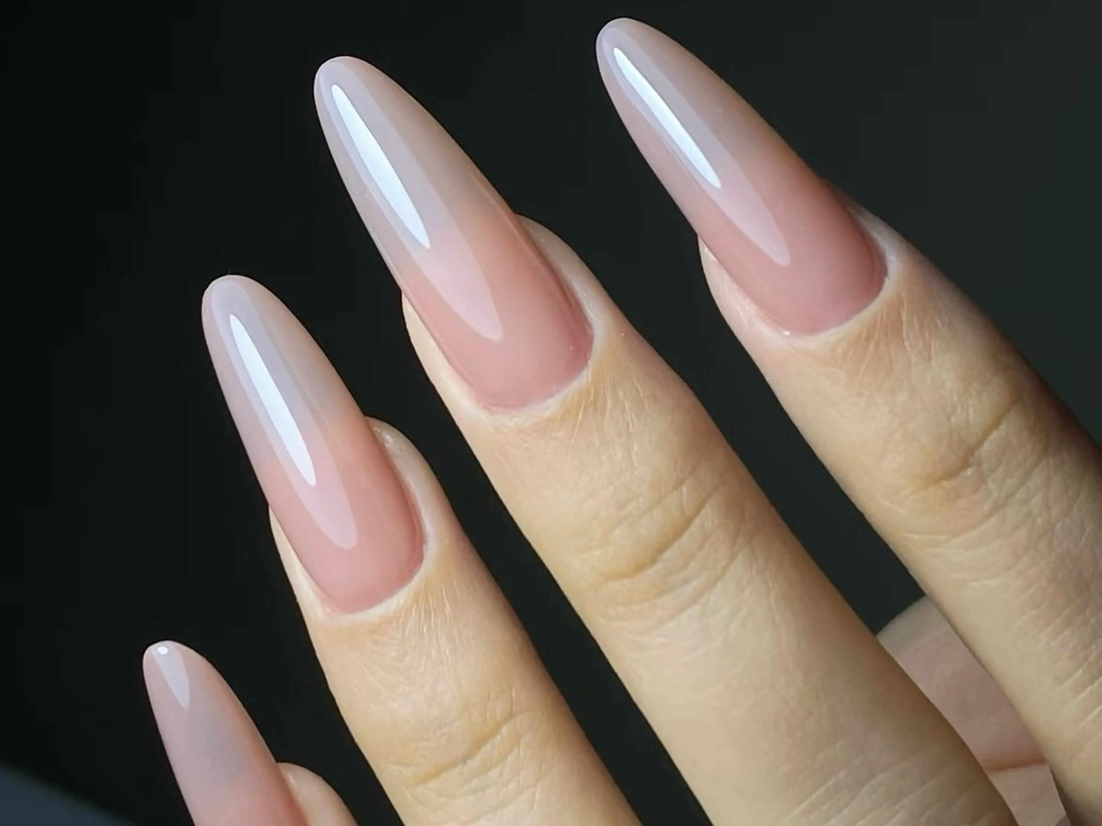 ネイル 長さ出し フットネイル フレンチネイル ジェルネイル ガーリー NYネイルサロン 千葉中央店のネイルデザイン