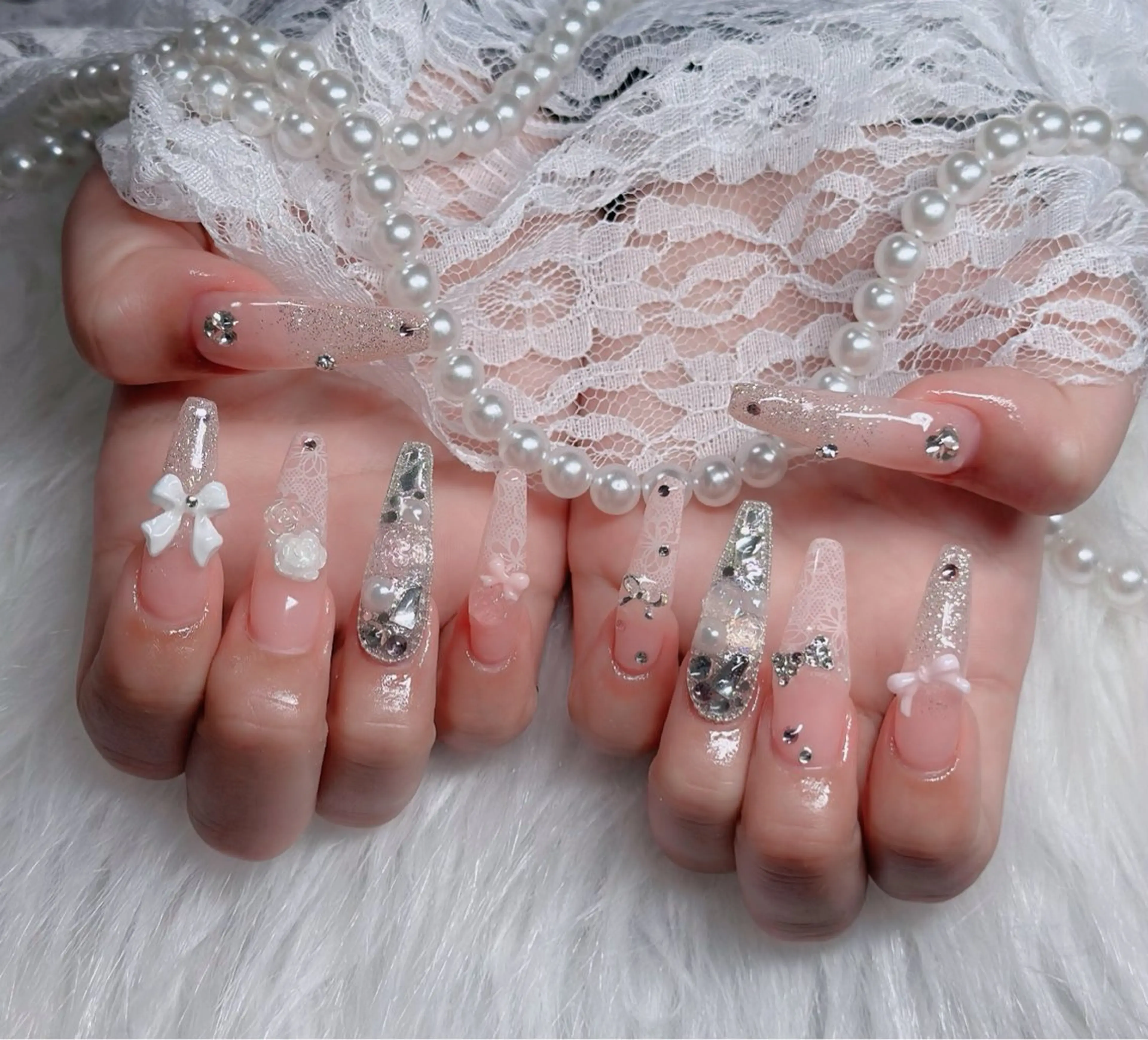 ネイル フレンチネイル ジェルネイル ガラスフレンチ ハロウィン ハート ハンドネイル H.baby Nail Salonのネイルデザイン