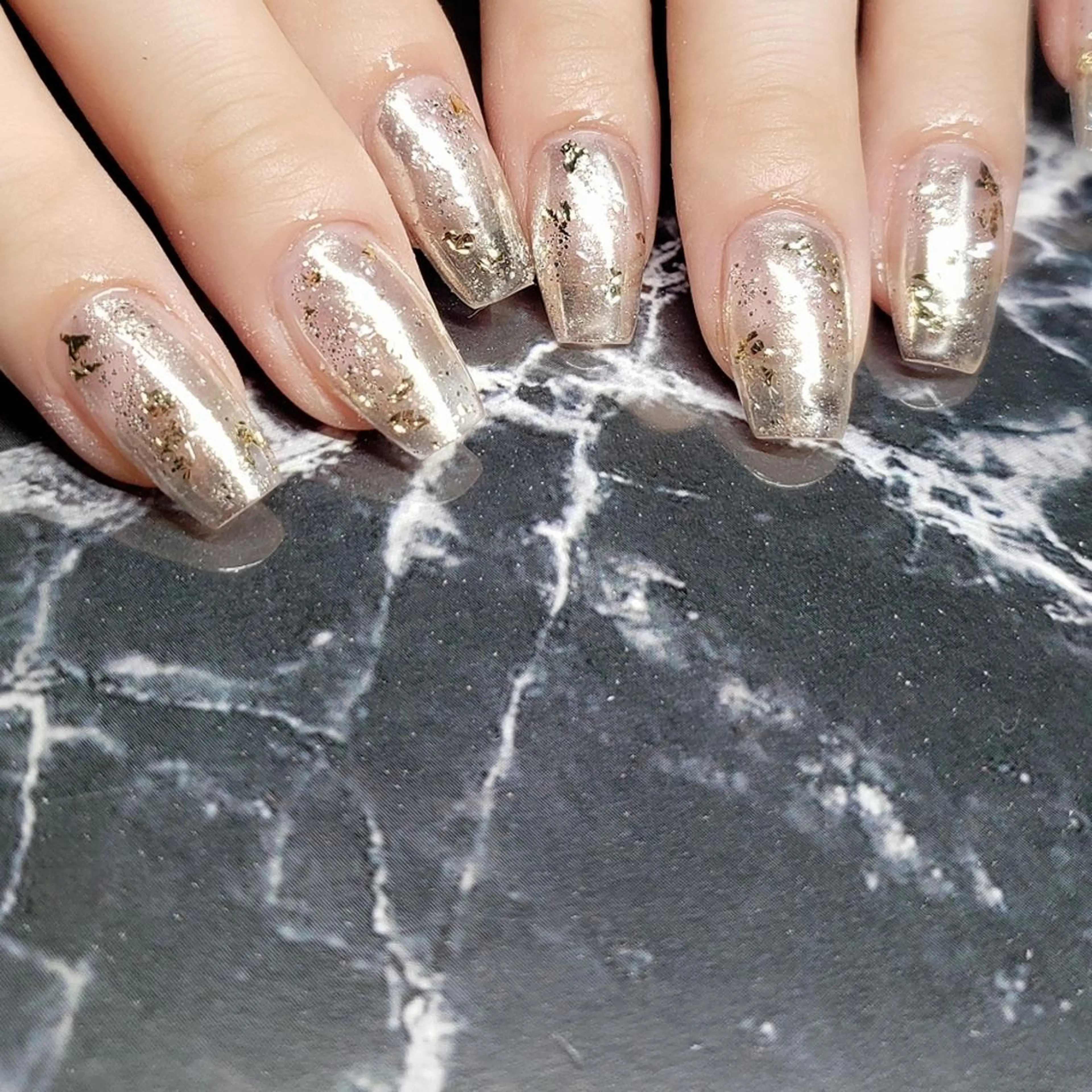 ネイル ラメ(グリッター) ミラーネイル ハンドネイル クロキ 。のネイルデザイン