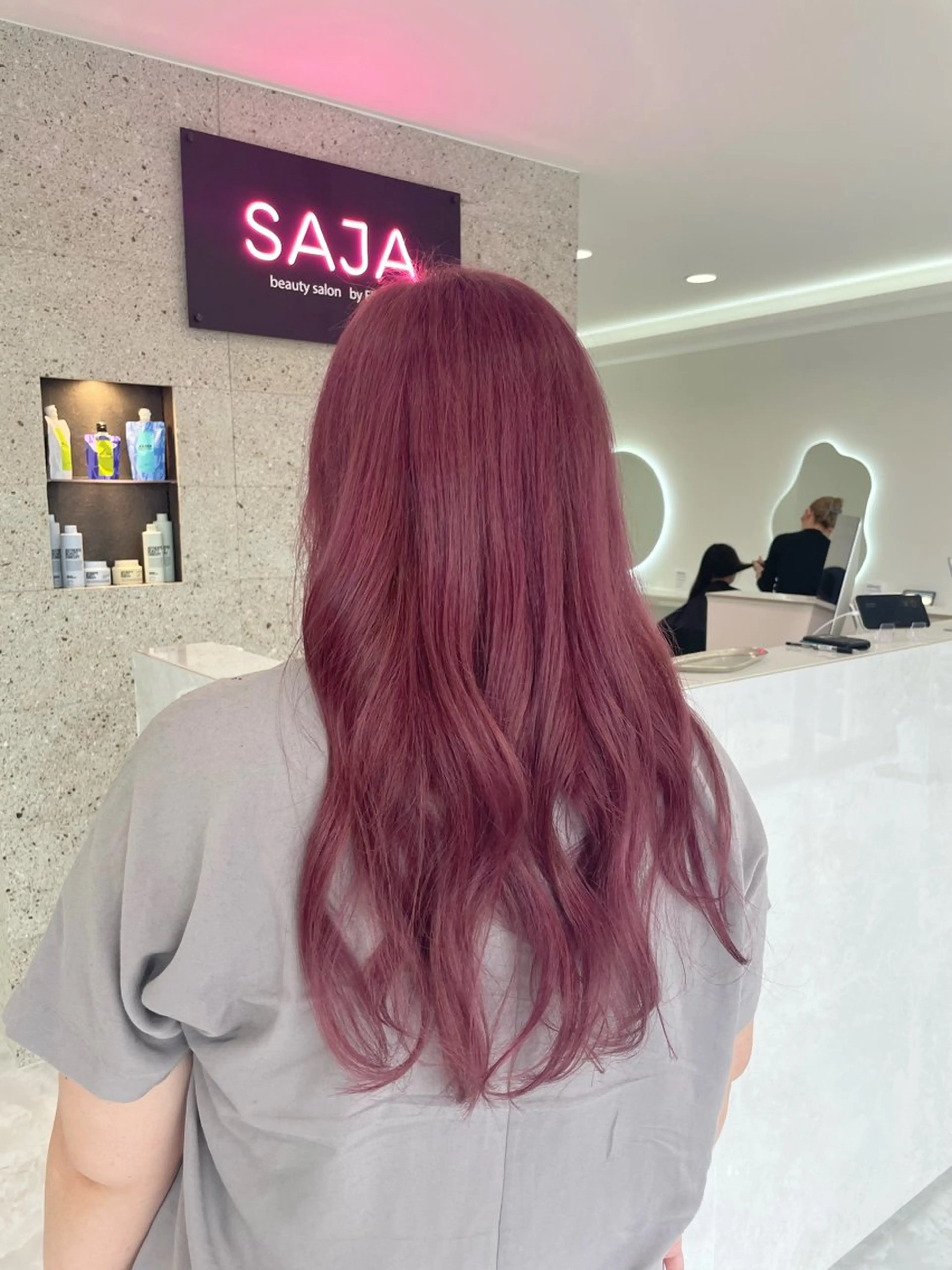 セミロング 福田 奈那のヘアスタイル