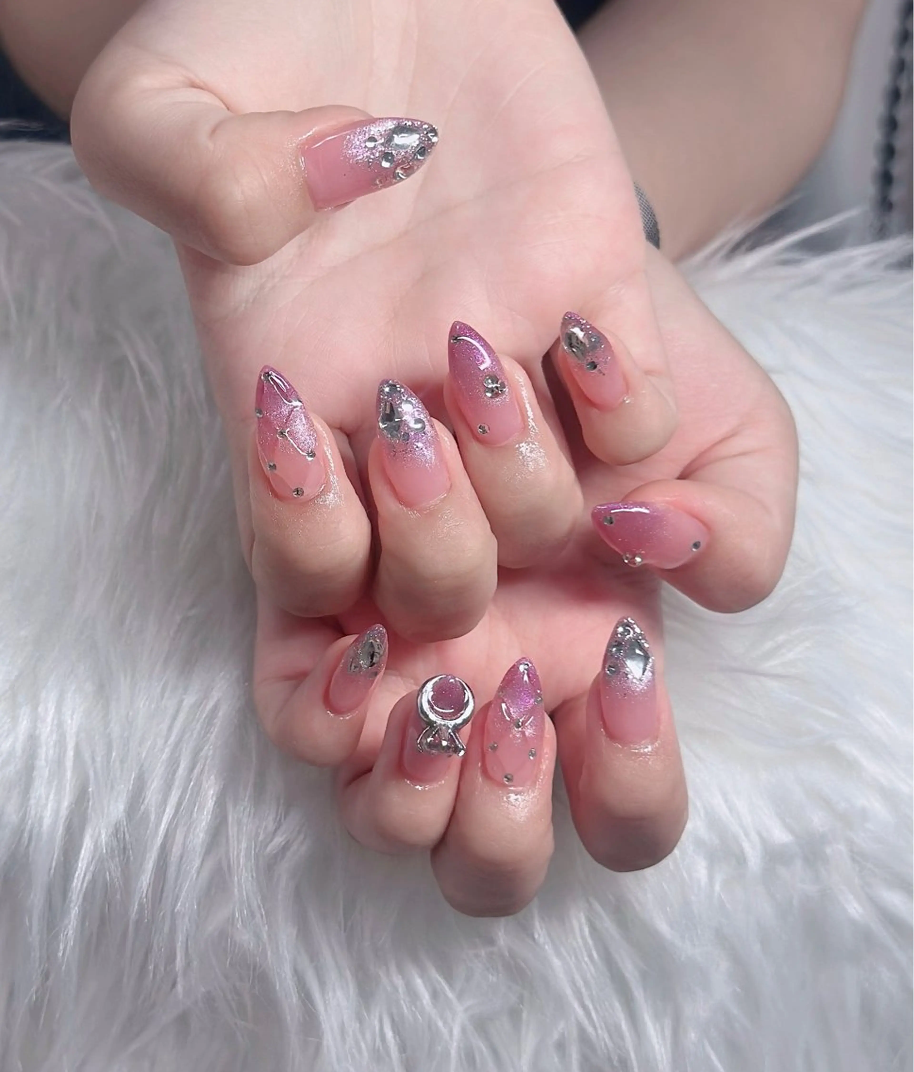 ネイル オーロラネイル フレンチネイル ジェルネイル ハロウィン キラキラネイル ハンドネイル H.baby Nail Salonのネイルデザイン