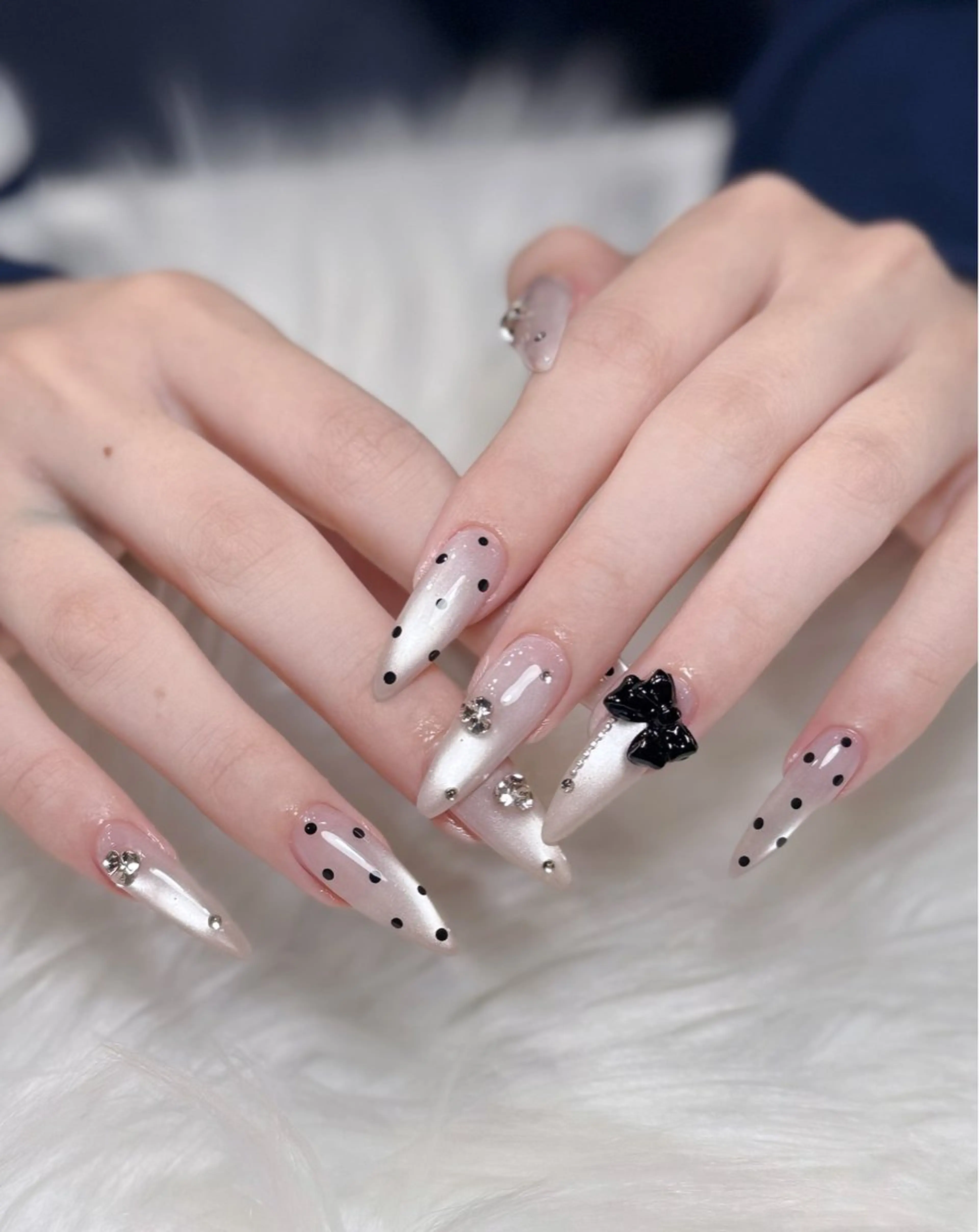 ネイル オーロラネイル チークネイル フットネイル フレンチネイル ジェルネイル ハンドネイル Nichi Nailsのネイルデザイン