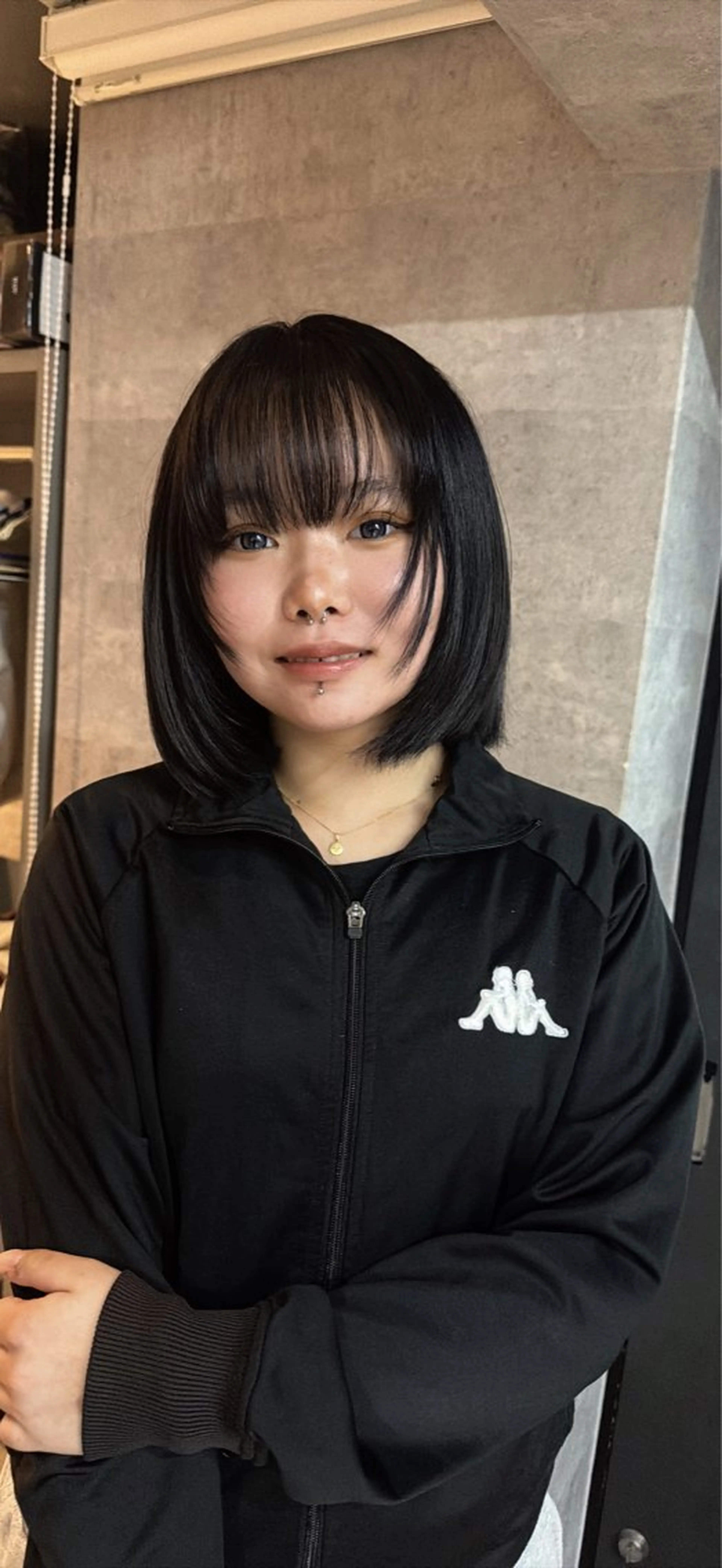 ショート カラー 黒髪 ヘアカラー 渡里 優菜のヘアスタイル