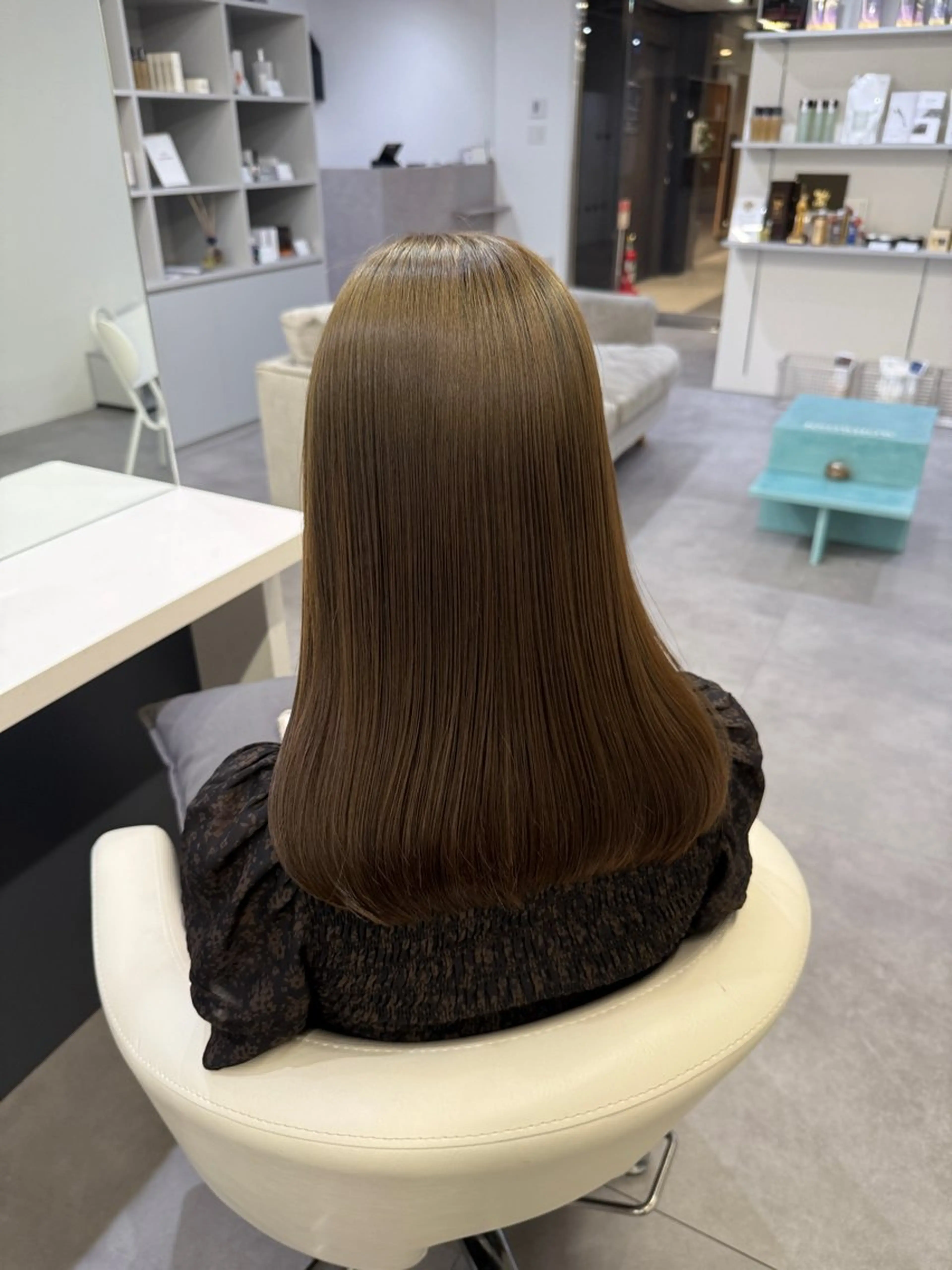 セミロング カラー ヘアカラー KNOWHOW/思川 阿耶のヘアスタイル