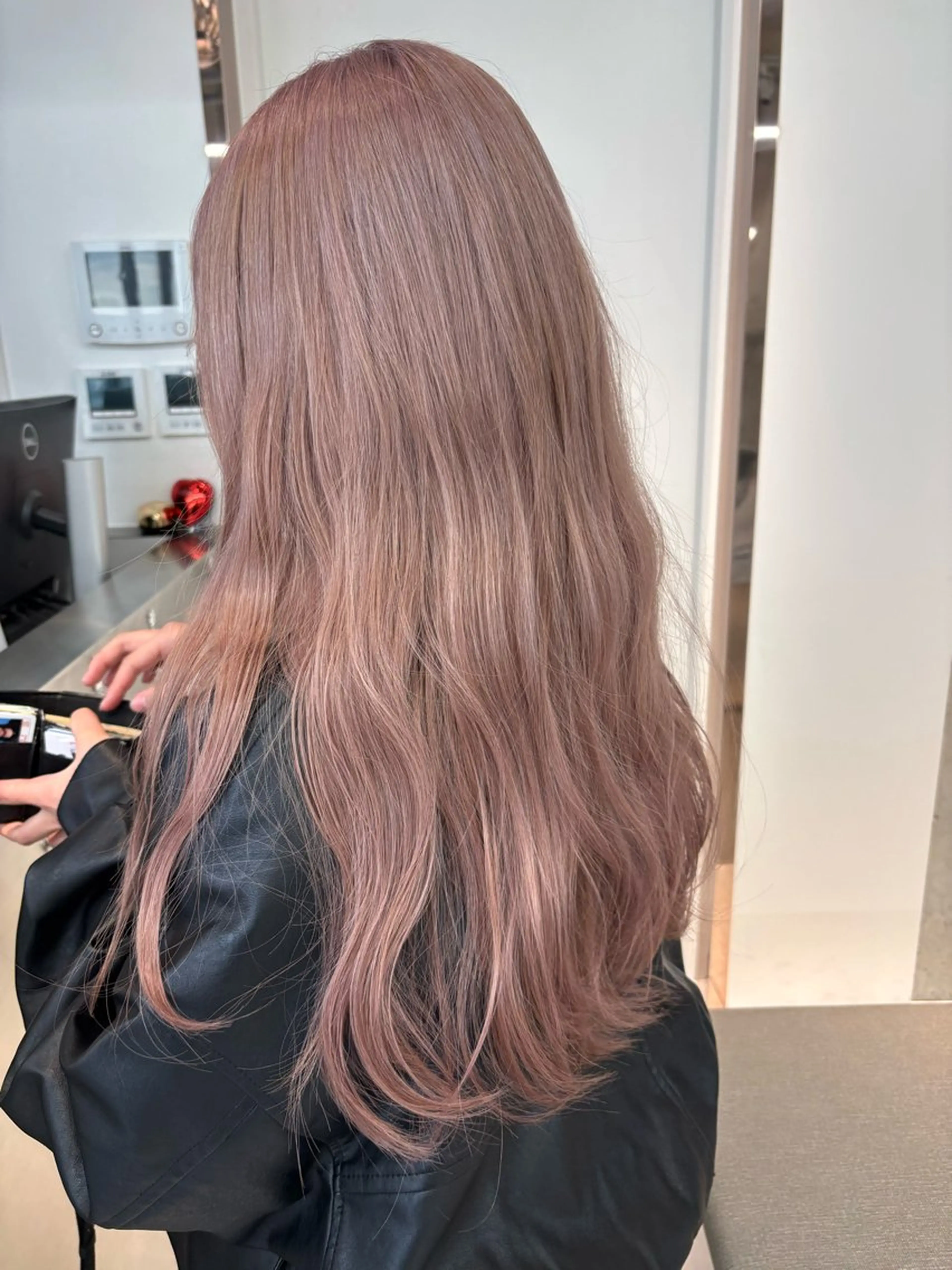 ミディアム カラー ブリーチ ボブ 韓国風ヘア レイヤーカット トリートメント ヘアカラー rina／ベージュ ワンホン/韓国ヘアのヘアスタイル