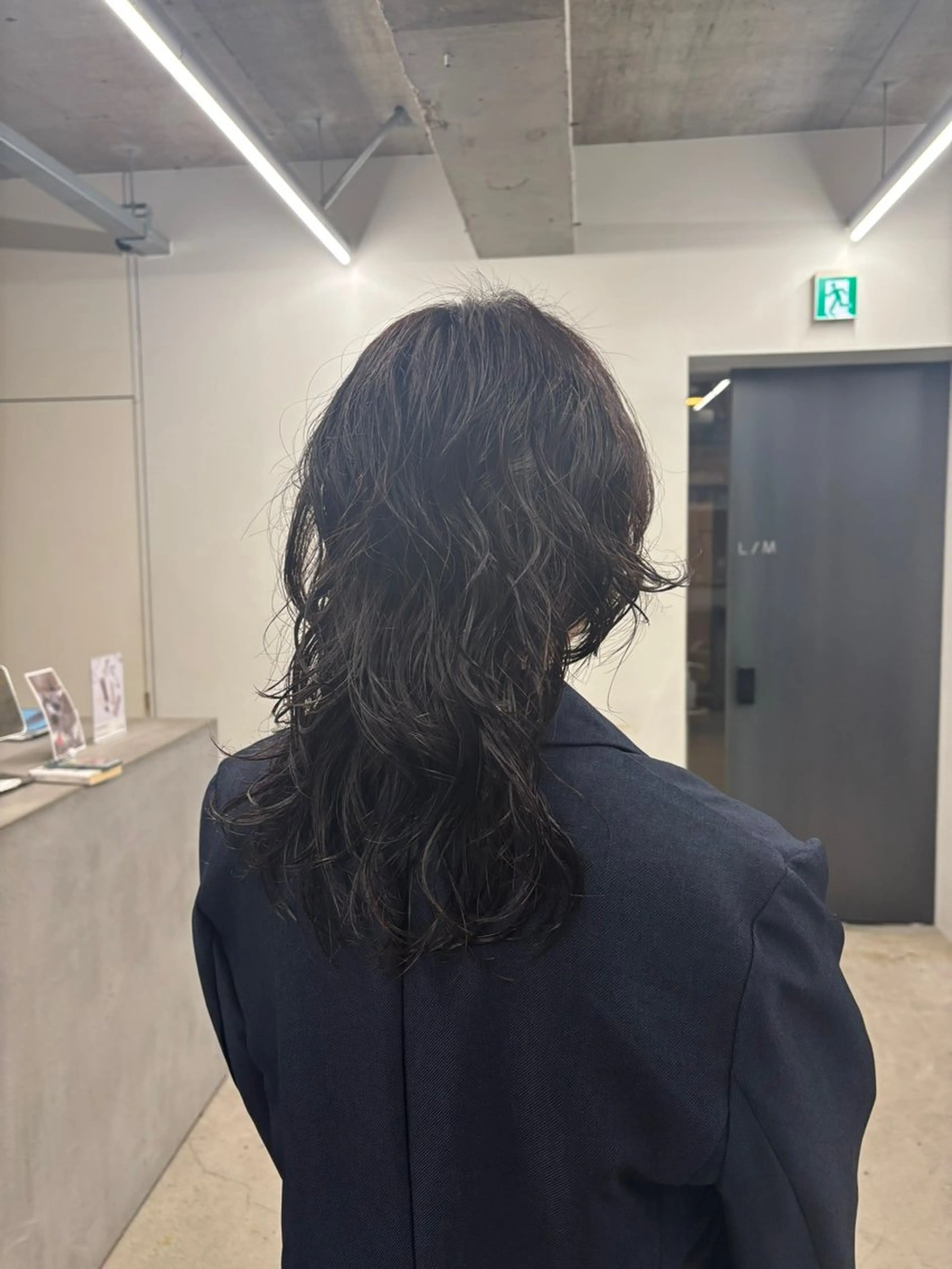 ミディアム パーマ ミディアムパーマ レイヤーカット カネコ ノノカのヘアスタイル