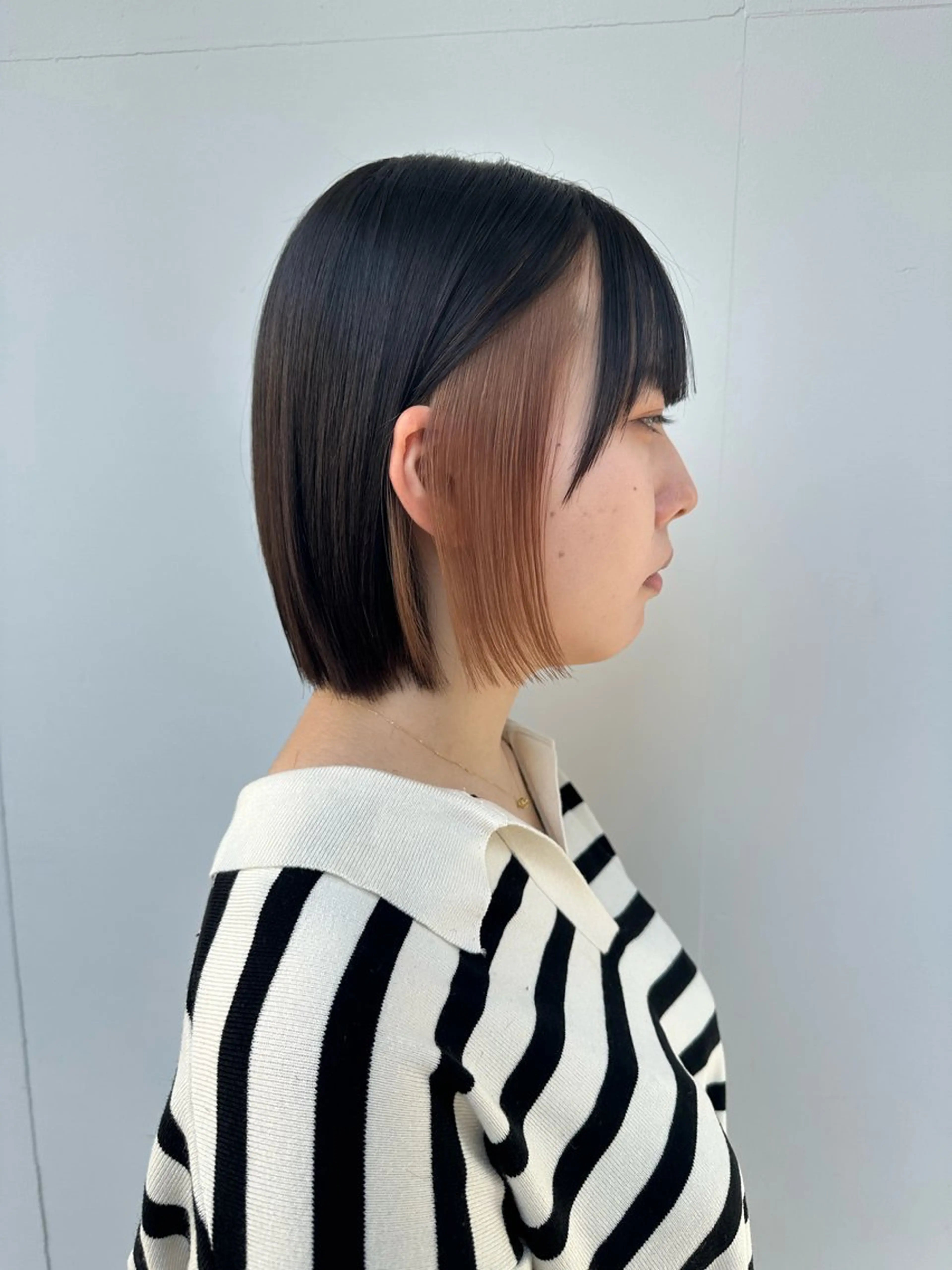 ショート カラー アディクシーカラー ブリーチ ケアブリーチ ダブルカラー イヤリングカラー DAIKIベージュ 🍂レイヤーカットのヘアスタイル