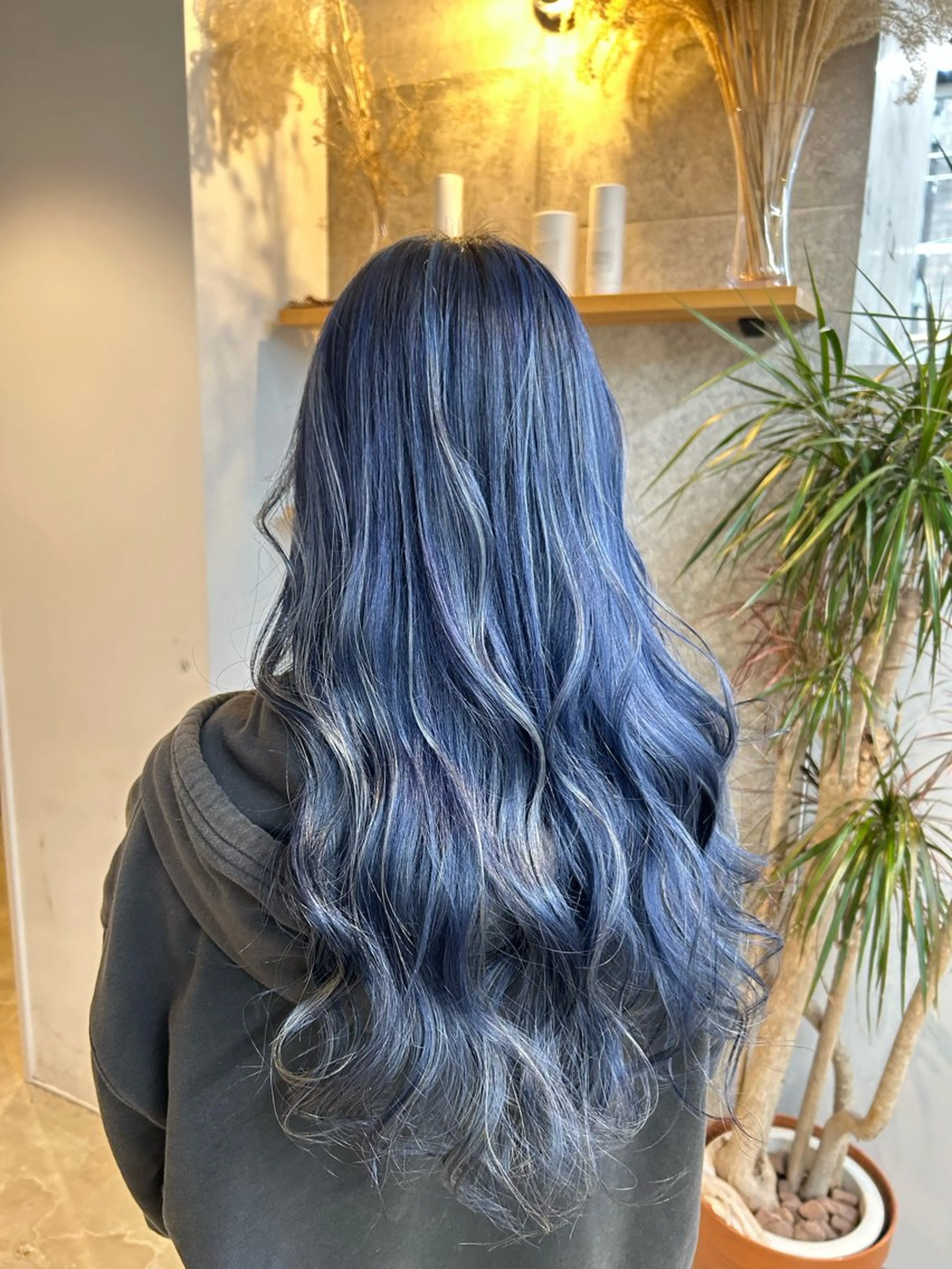 ロング カラー カット ヘアカラー トリートメント KOTOMI .のヘアスタイル