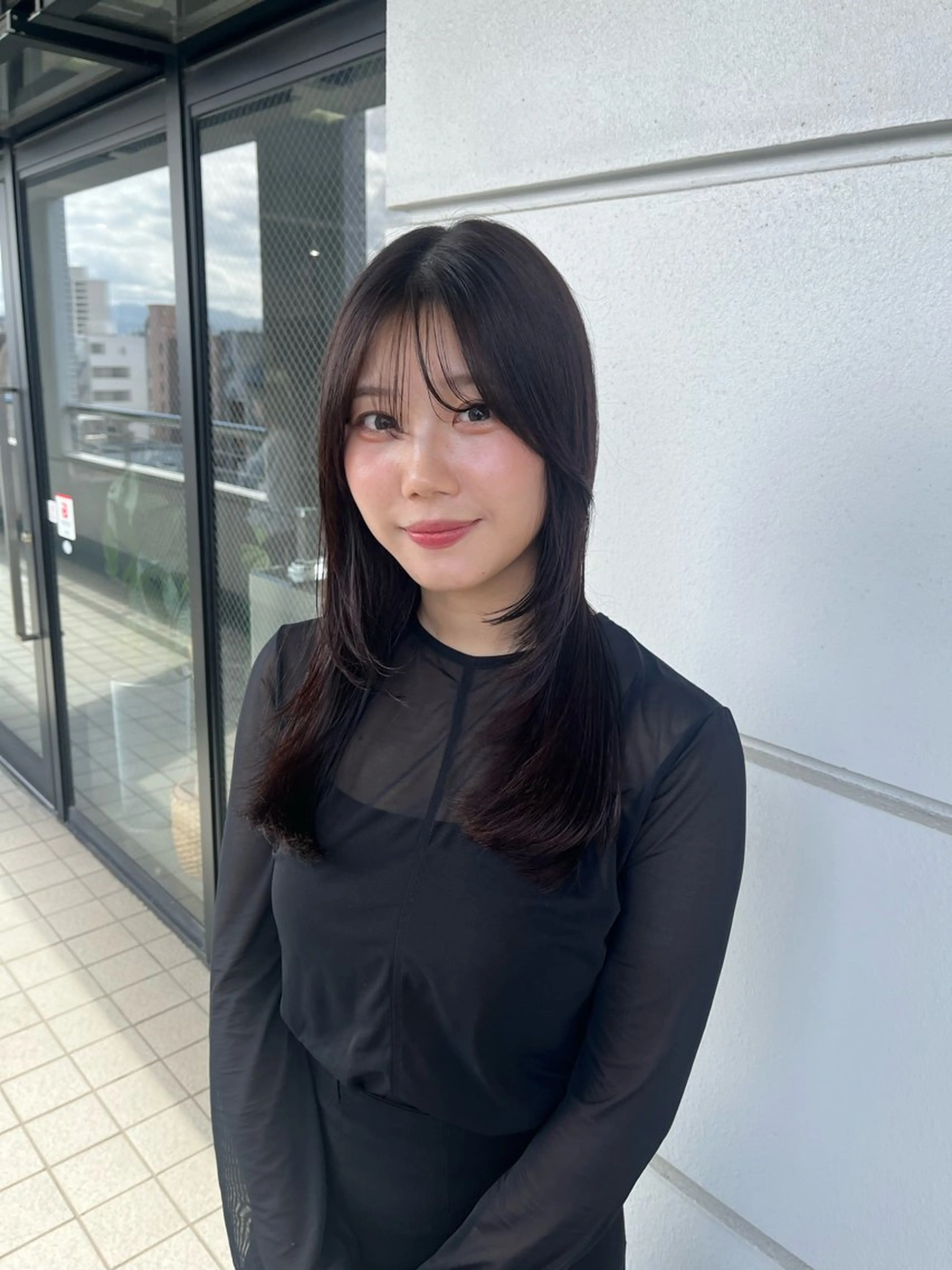 ミディアム レイヤーカット 髪質改善×ブリーチ 無しWカラー🫧天神のヘアスタイル
