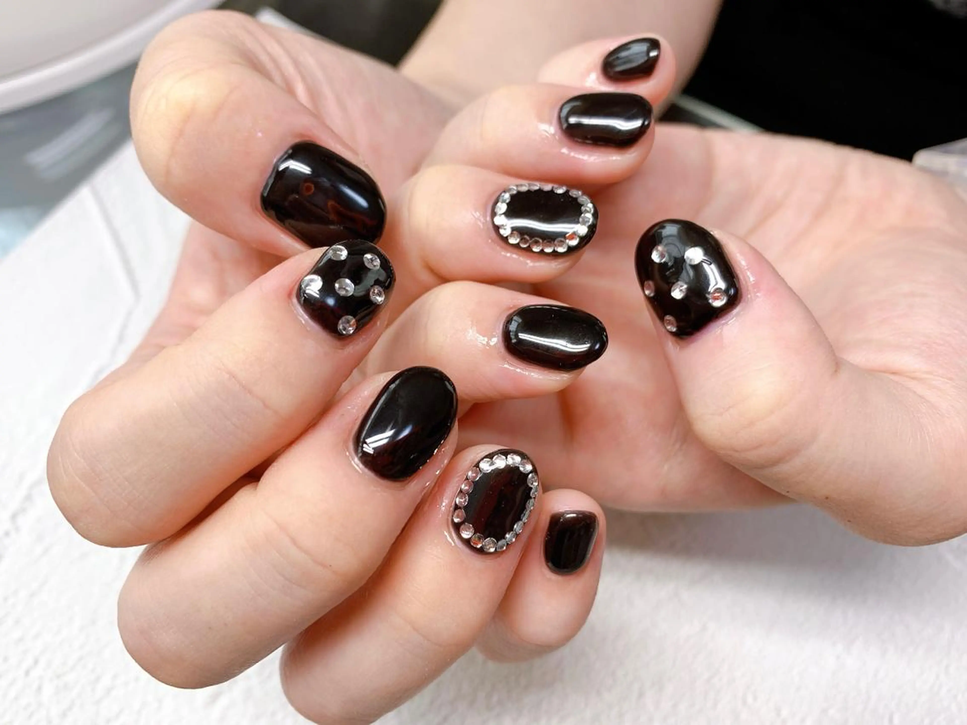 ネイル キラキラネイル ワンカラーネイル ストーンネイル ハンドネイル 痩身/脱毛/ネイル HARUKAのエステ・リラクイメージ