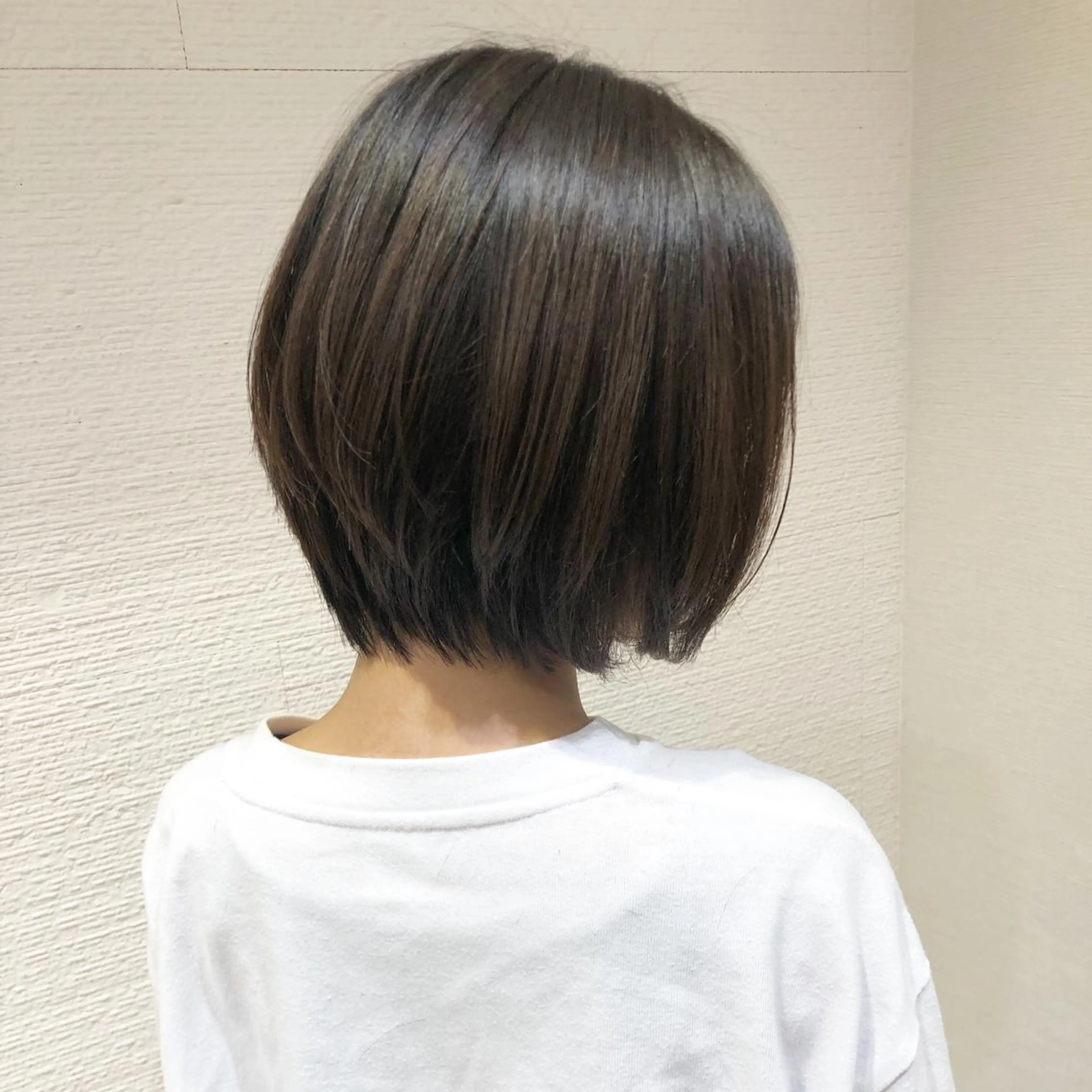 ショート カラー 三鷹で1番ショート ボブをカットする新谷のヘアスタイル
