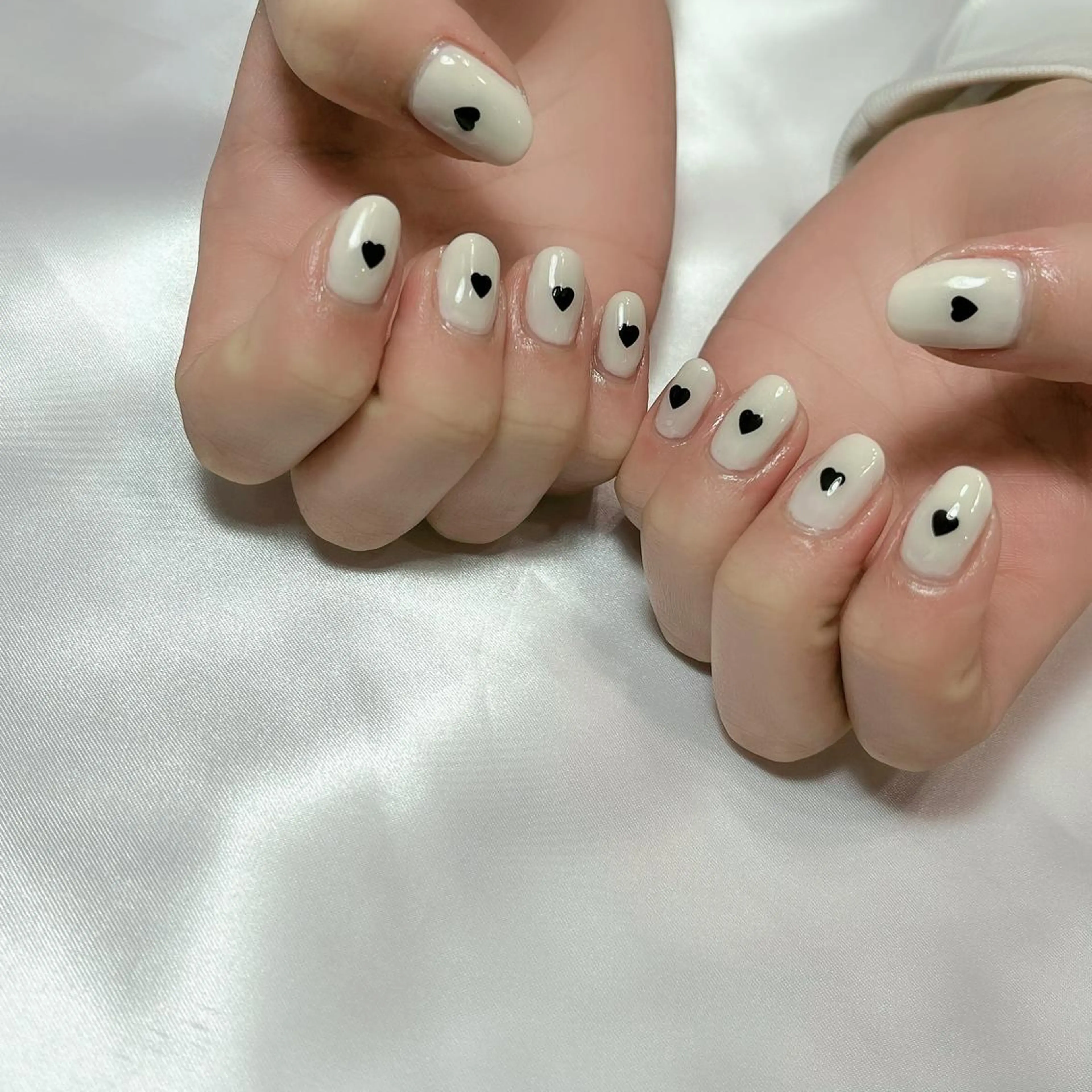 ネイル Amua.facial salon所属・ネイル・ハーブ Amua.新宿御苑のエステ・リラクイメージ