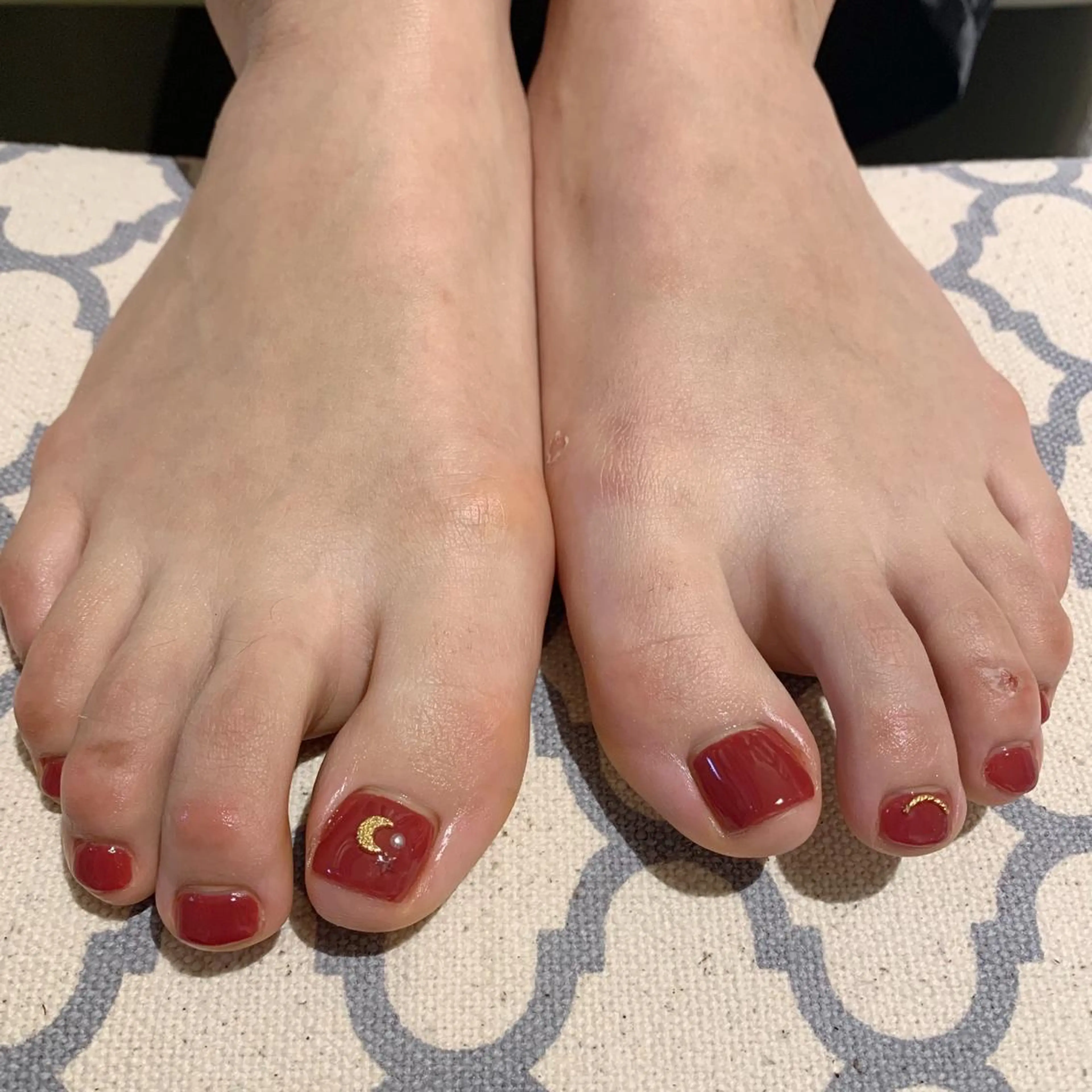 ネイル フットネイル ジェルネイル ワンカラーネイル パラジェル ストーンネイル 鈴木 里奈のネイルデザイン