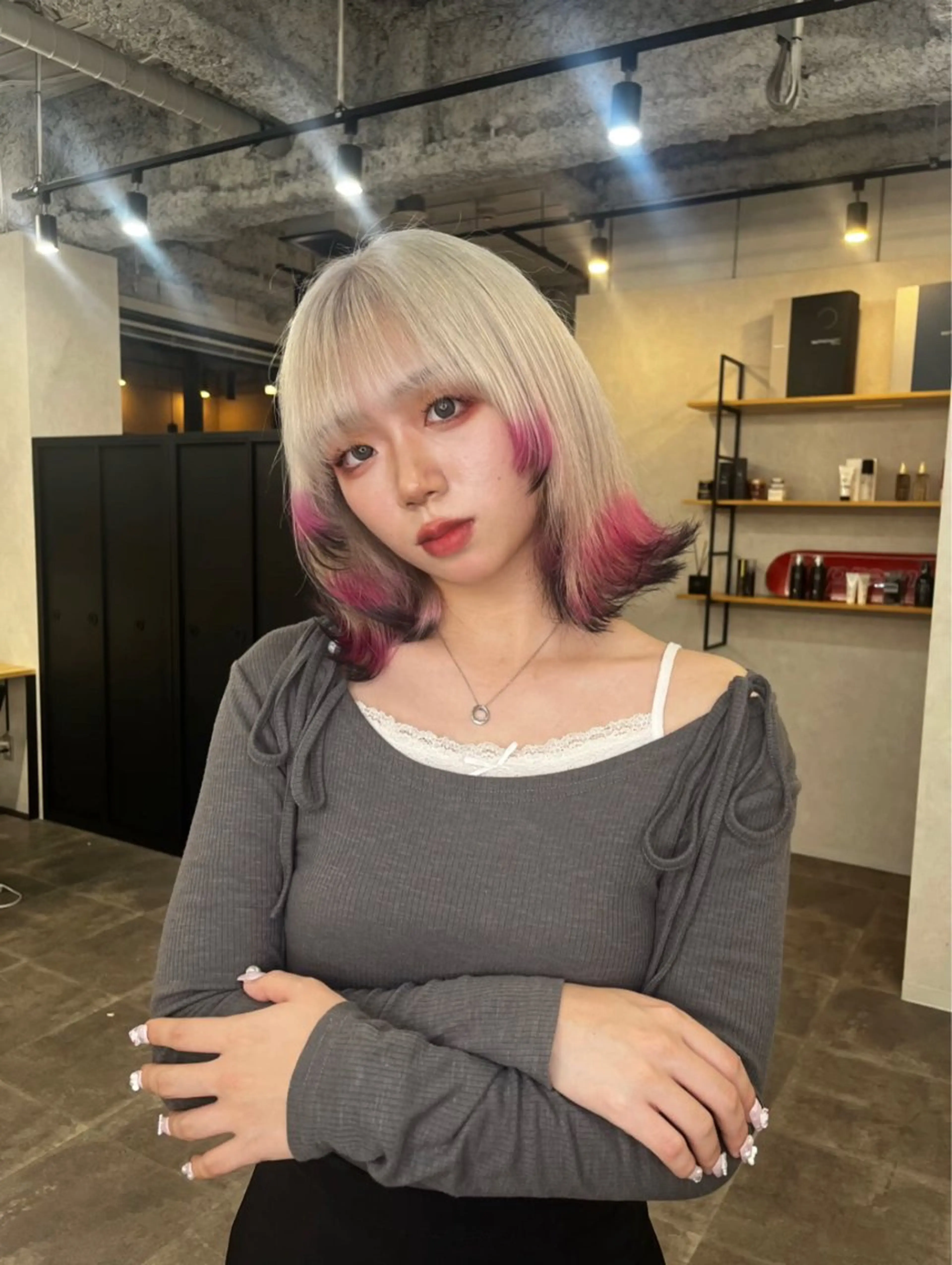 ミディアム カラー ハイトーン カラーのヘアスタイル