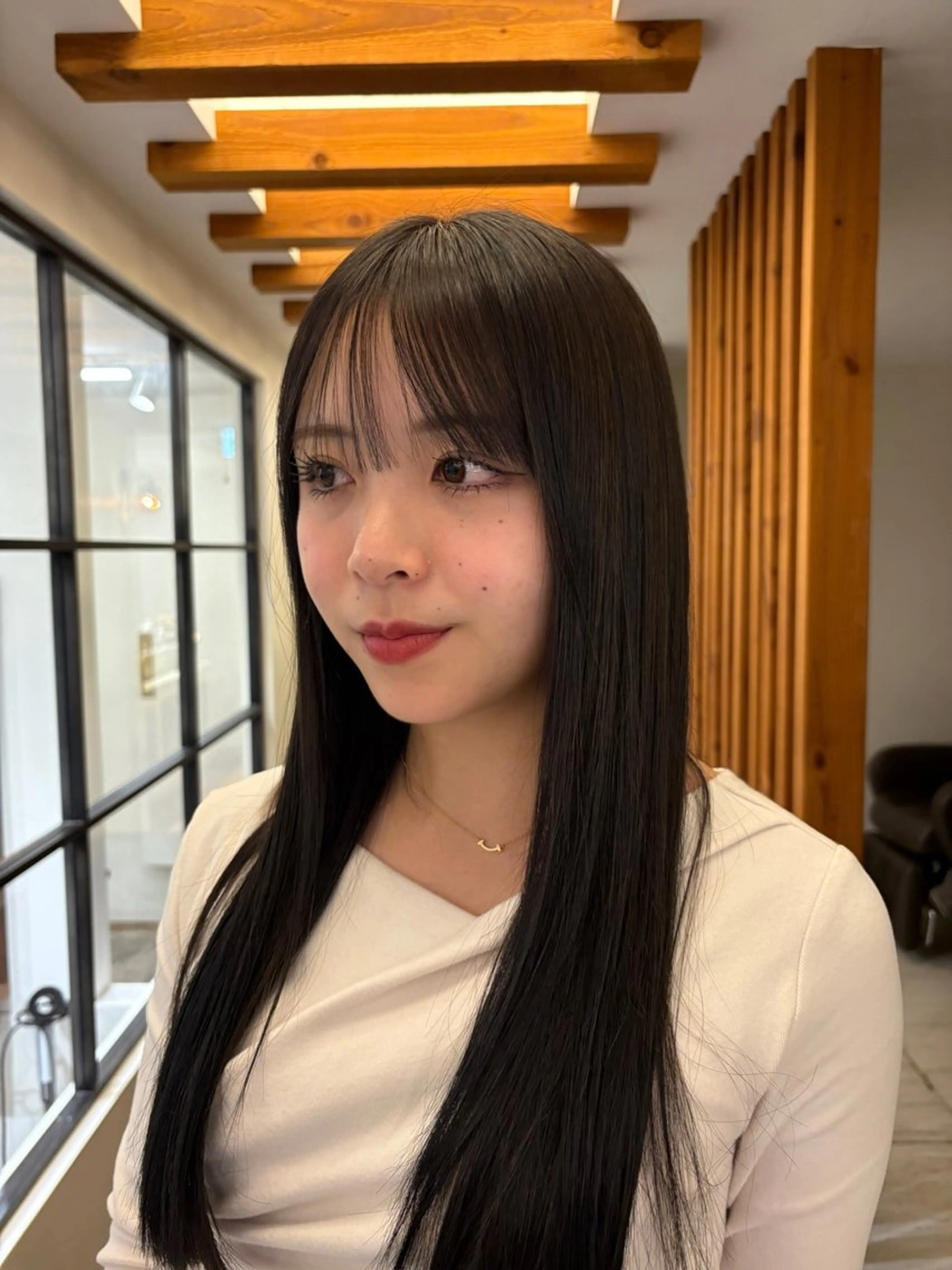 カラー ブラウンカラー 透明感カラー 髪質改善 ヘアカラー LONESS   表参道所属・桃崎 晏地のヘアスタイル