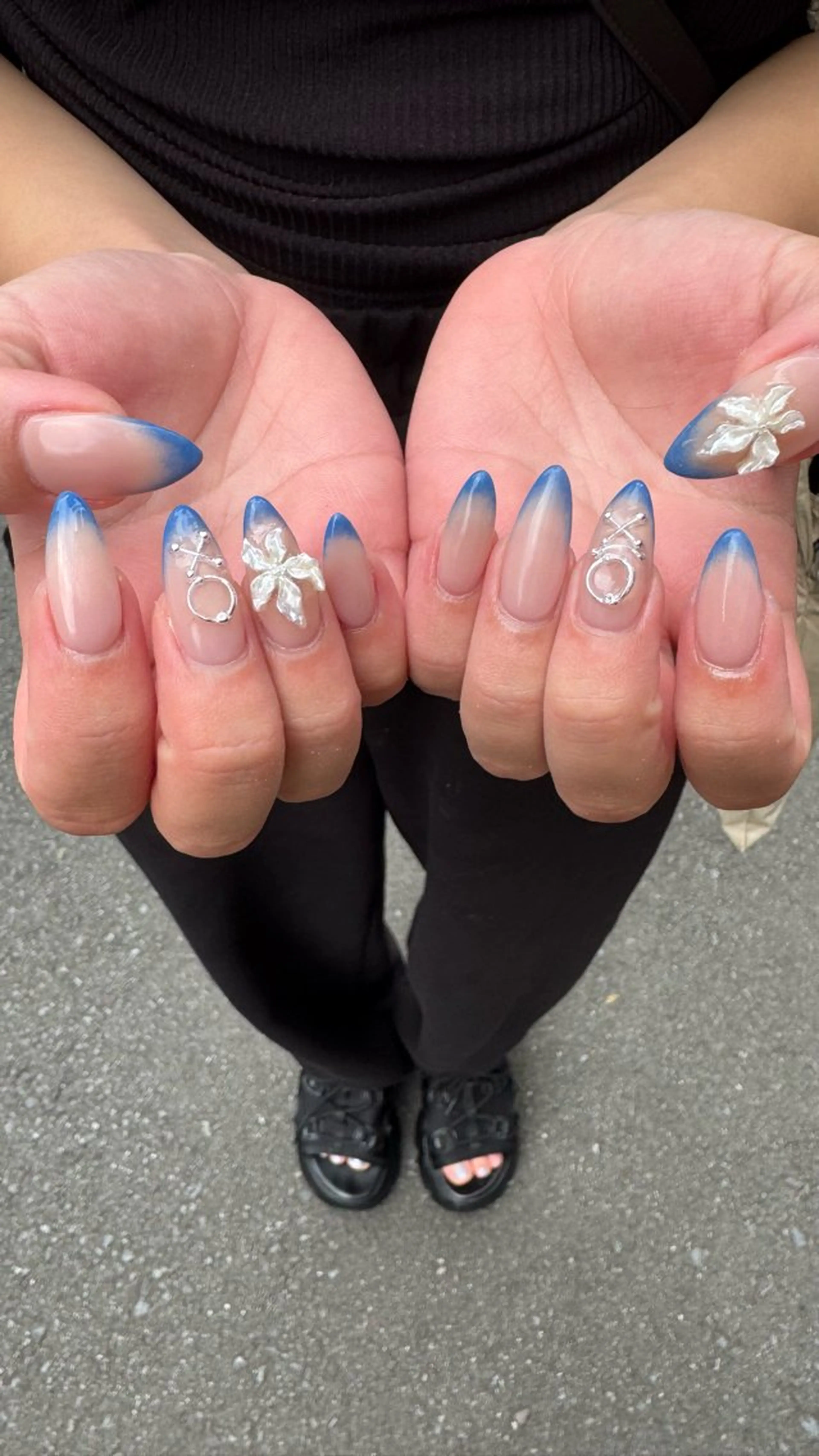 ネイル フラッシュネイル ホログラムネイル 韓国ネイル レース ラメ(グリッター) ハンドネイル MH_ Nailのネイルデザイン