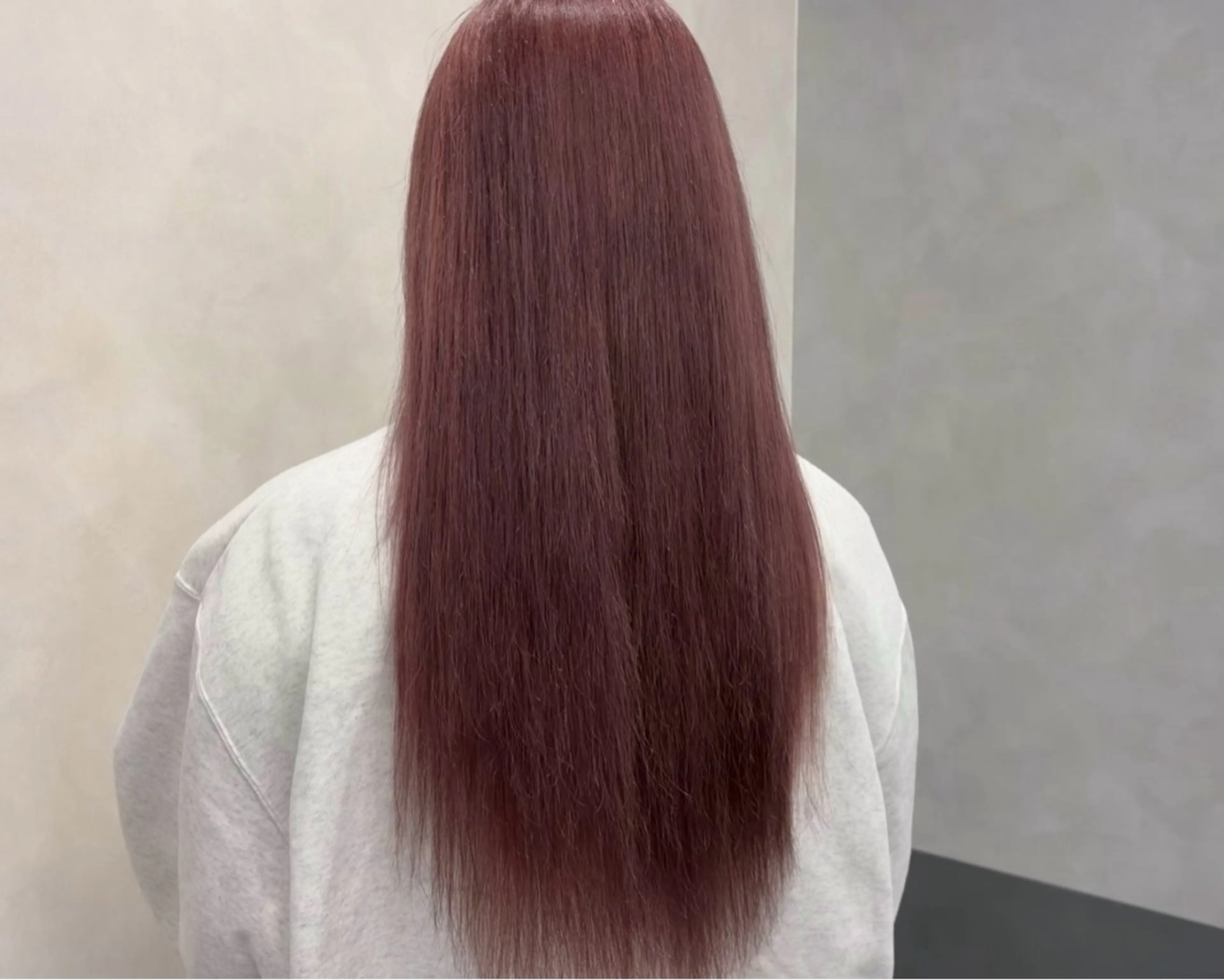 ロング ヘアカラー ミルクティーカラー/ レイヤーカットAyaのヘアスタイル
