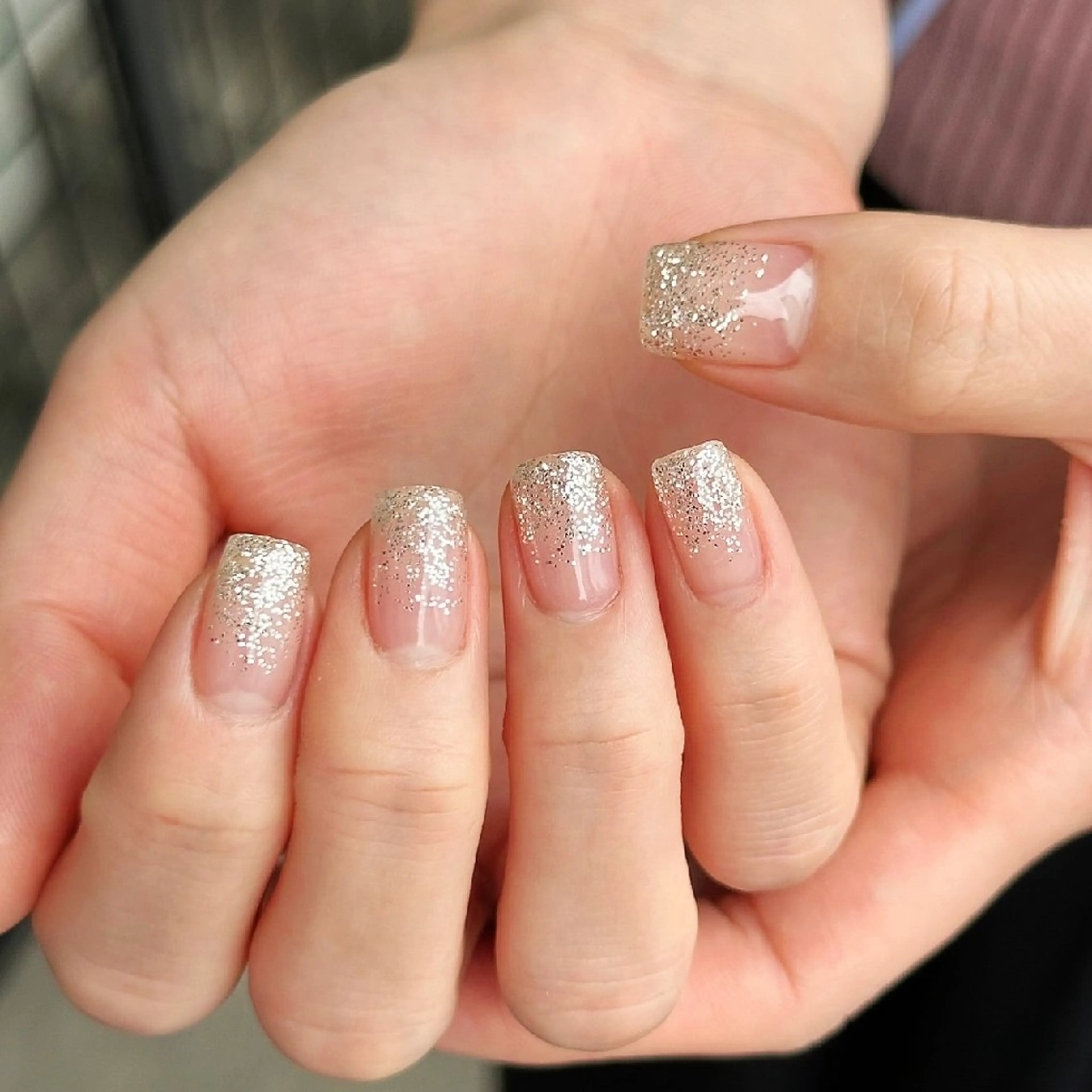 ネイル グラデーション キラキラネイル ラメ(グリッター) ラメグラデーション 春ネイル Natsumi 🦊  Nailのネイルデザイン