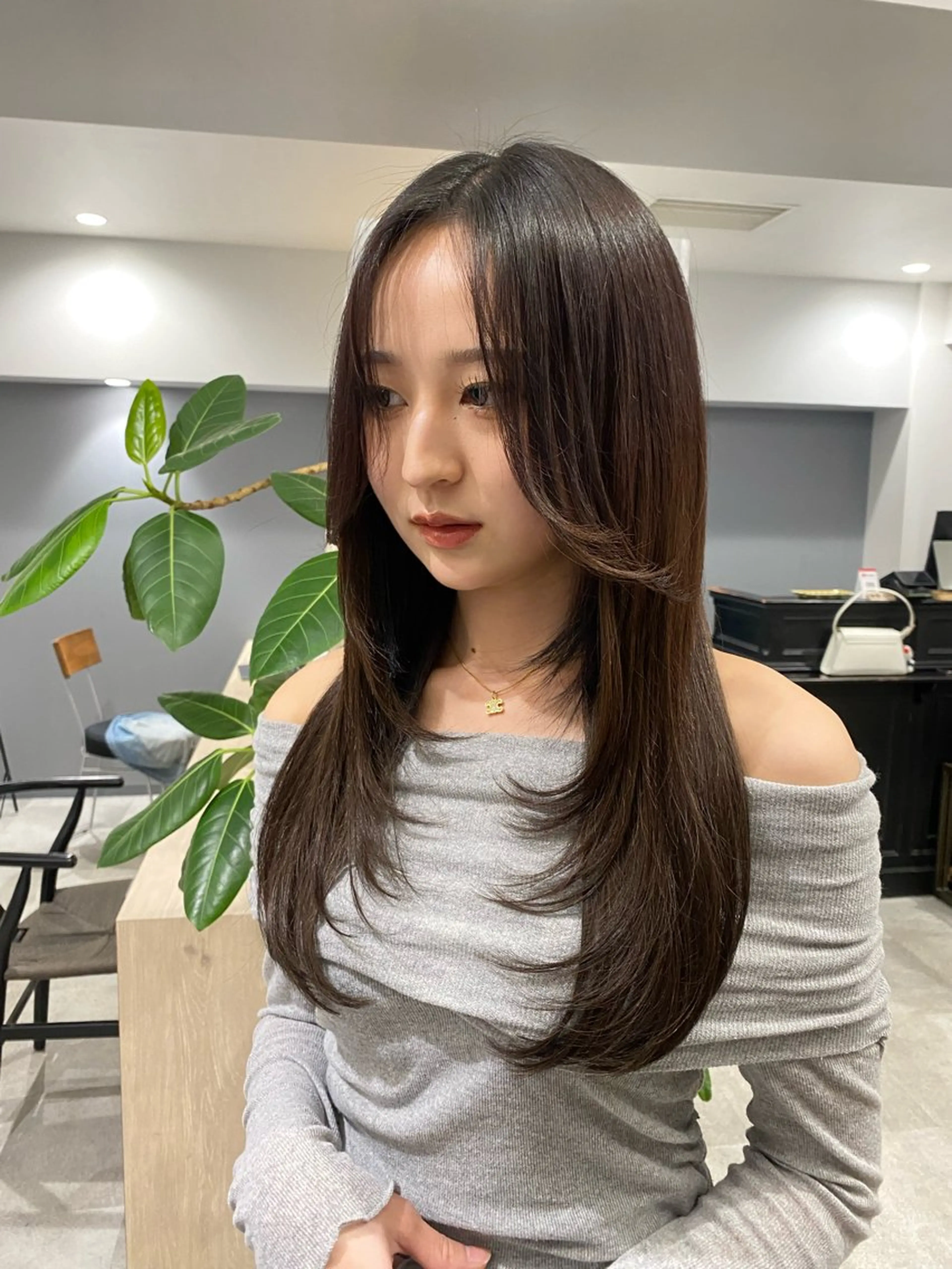 ロング ゅぃ /韓国風/顔周りのヘアスタイル