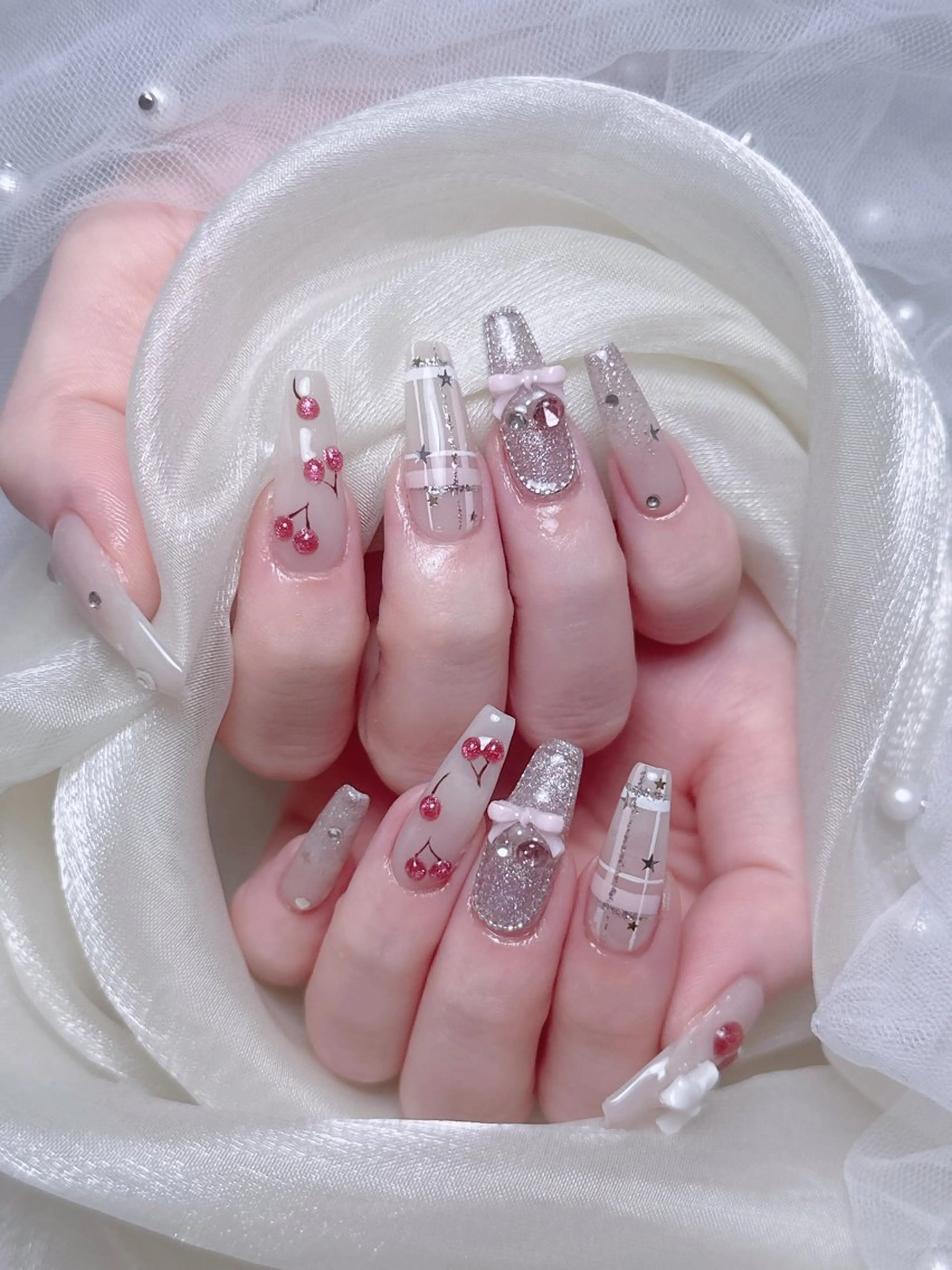 ネイル 🎀も ものネイルデザイン