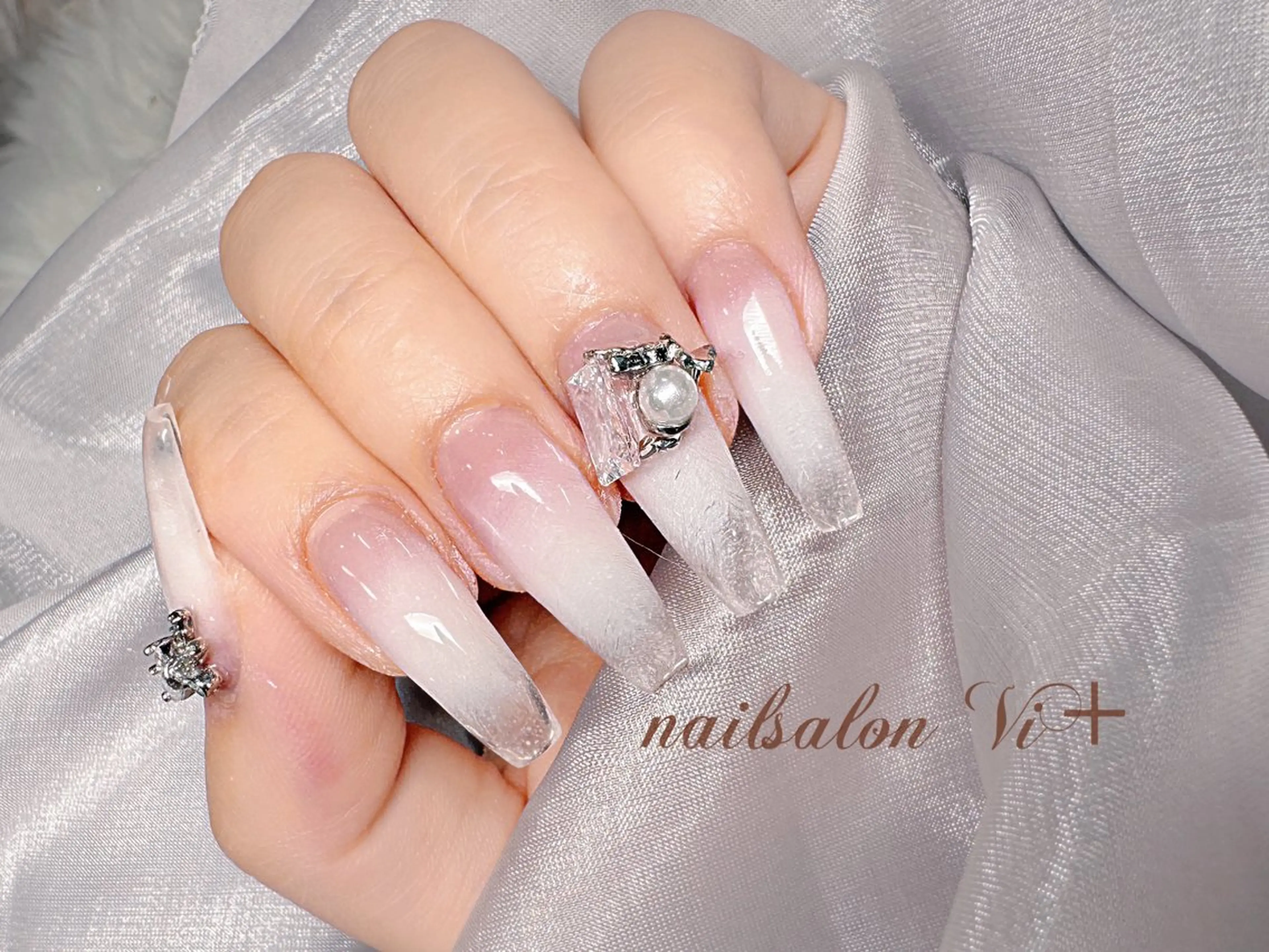 ネイル ハンドネイル ✨Nailsalon Vi+✨のネイルデザイン